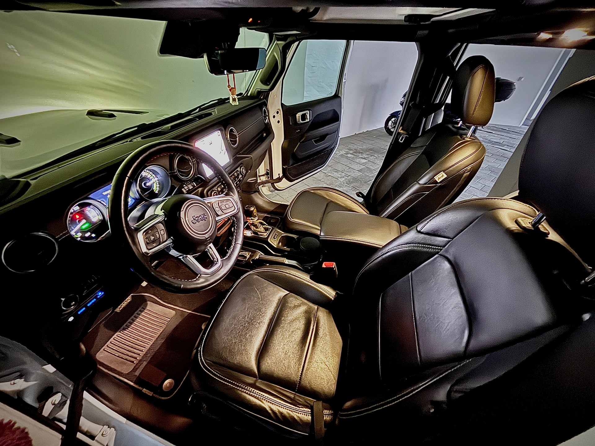 JEEP Wrangler 80th Anniversary Unlimited 4xe / Hard & Soft-Top / 8-fach bereift-image-5