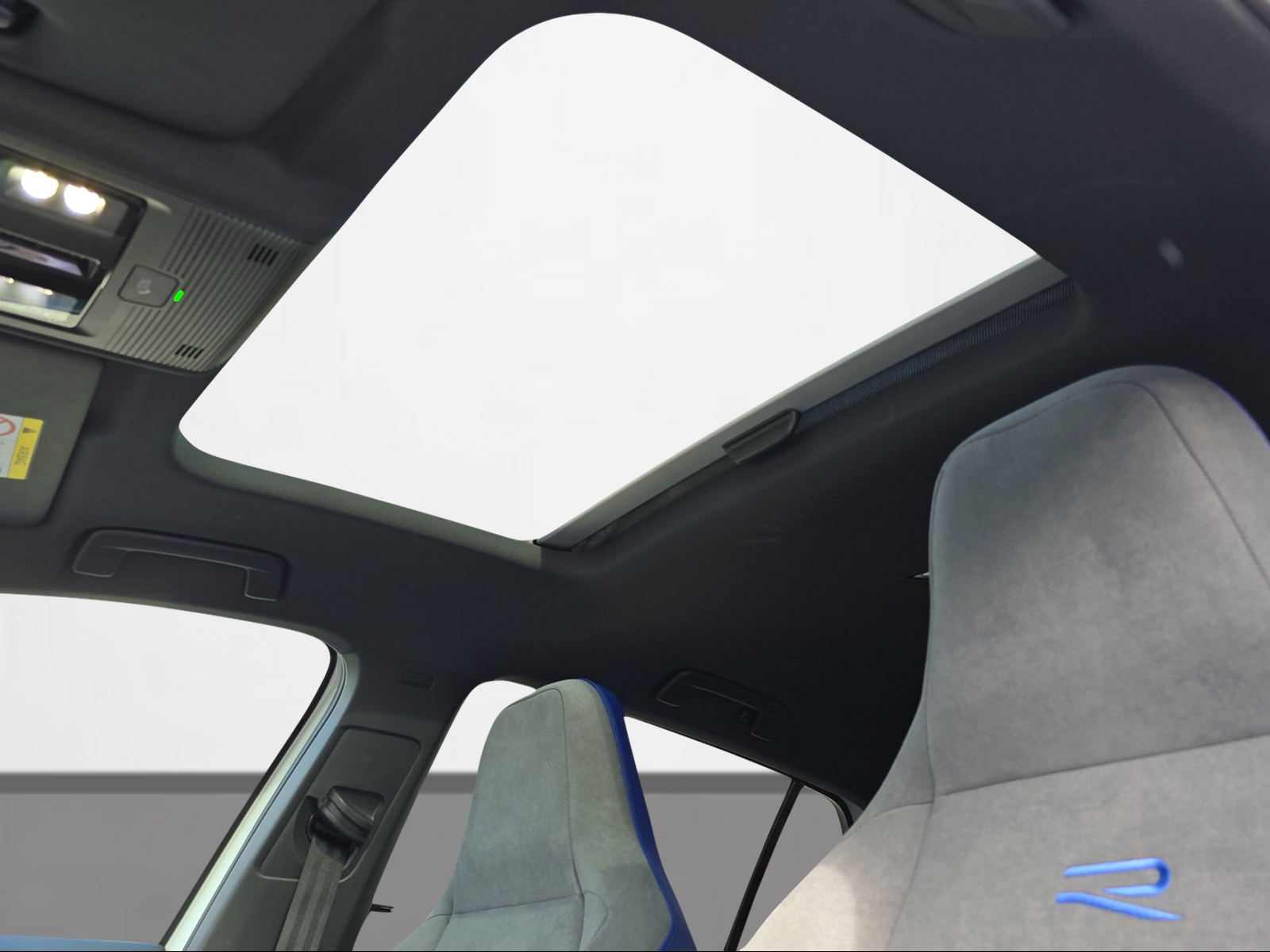 VW GOLF VIII 2.0 TSI R DSG 4MOTION-image-12