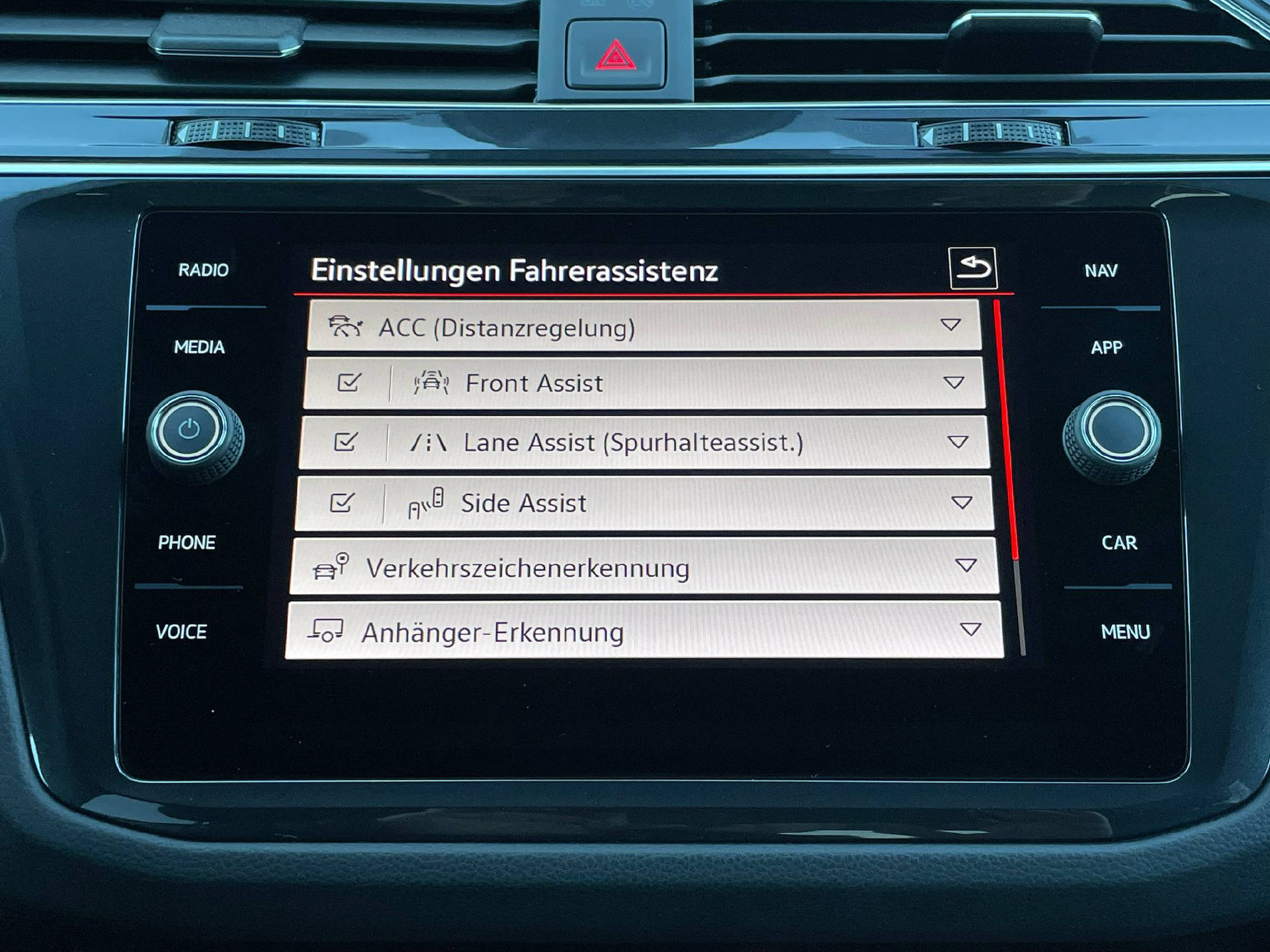 VW Tiguan 2.0 TSI R-Line DSG-image-14