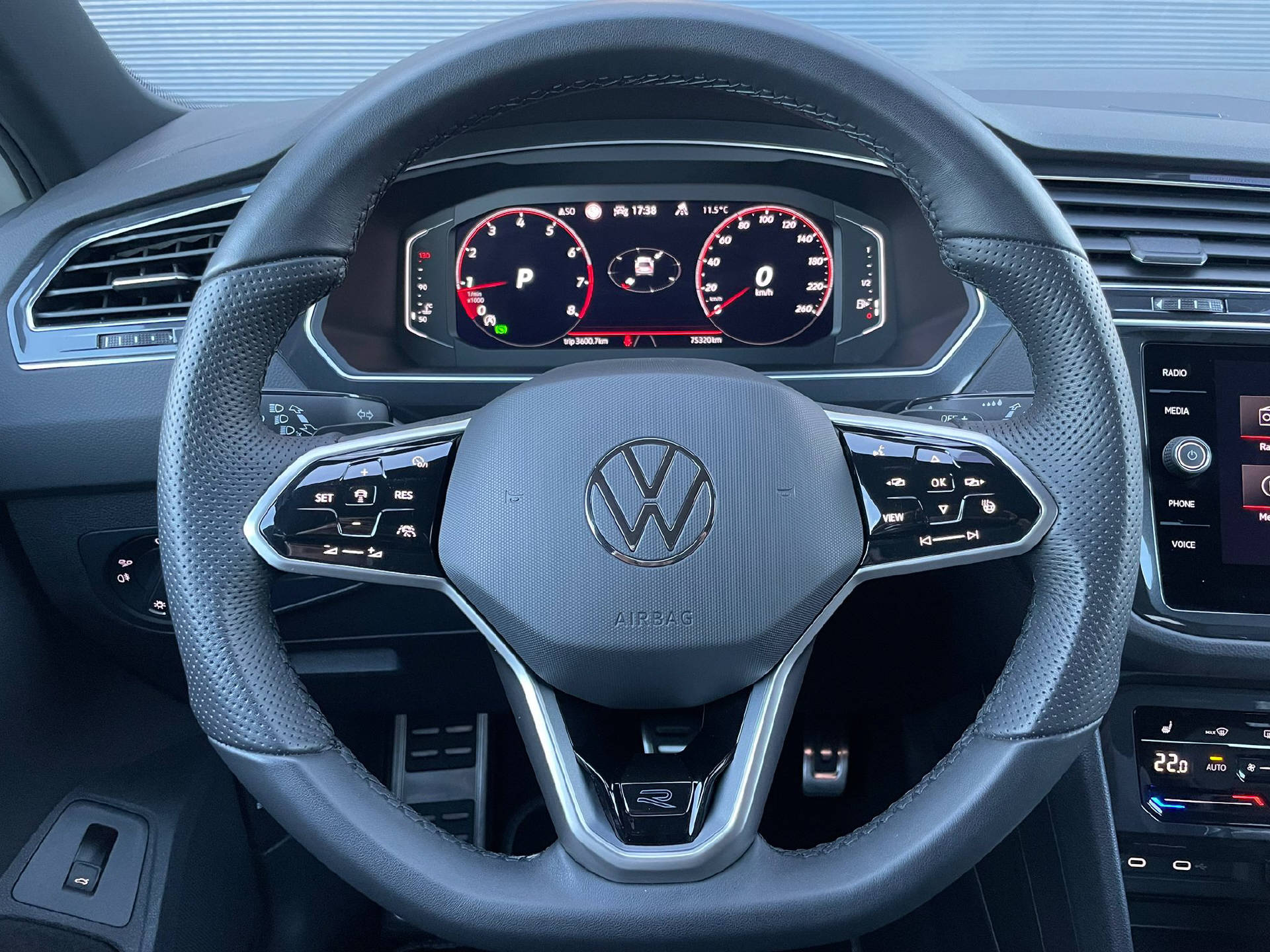 VW Tiguan 2.0 TSI R-Line DSG-image-7