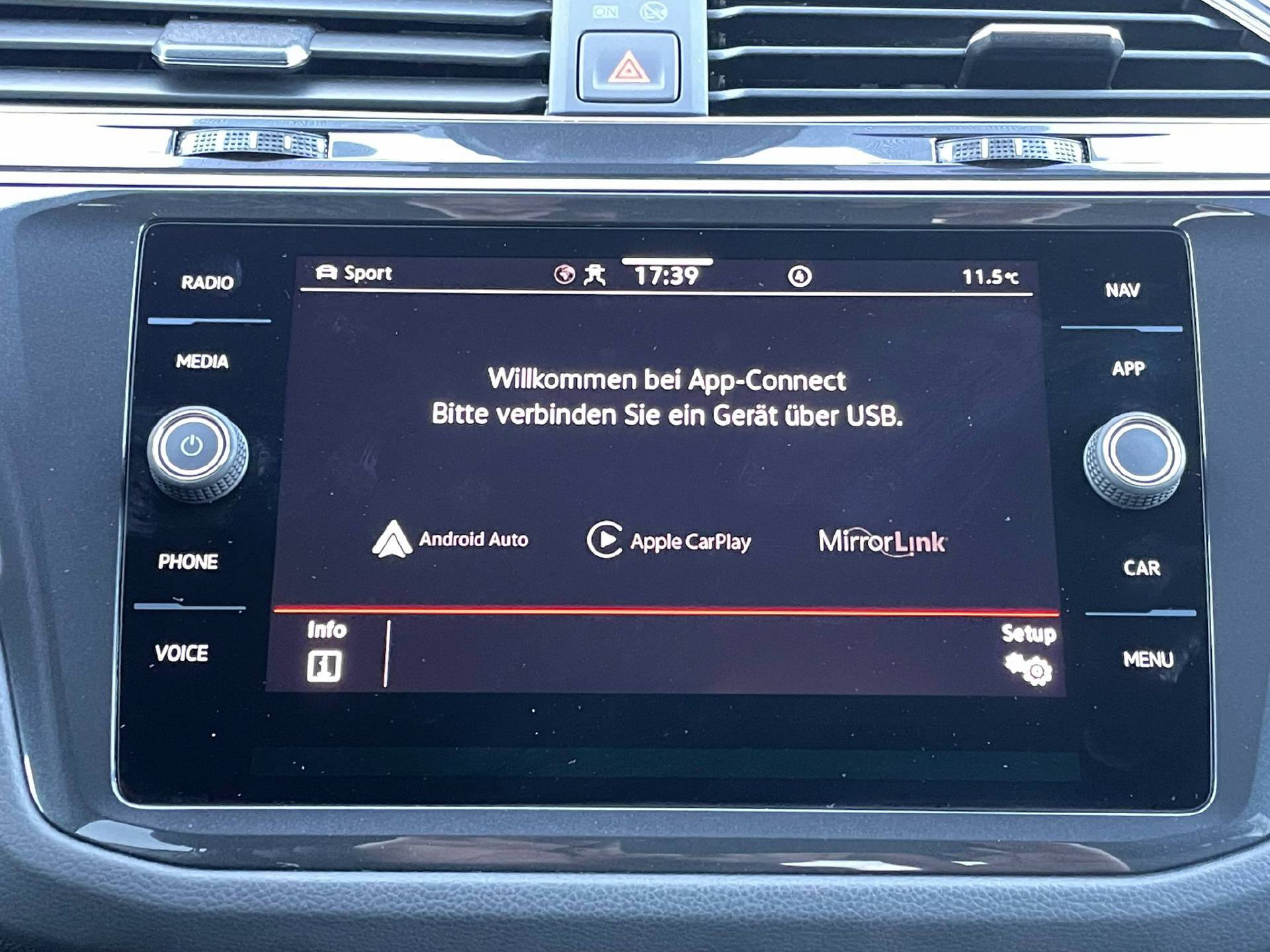 VW Tiguan 2.0 TSI R-Line DSG-image-13