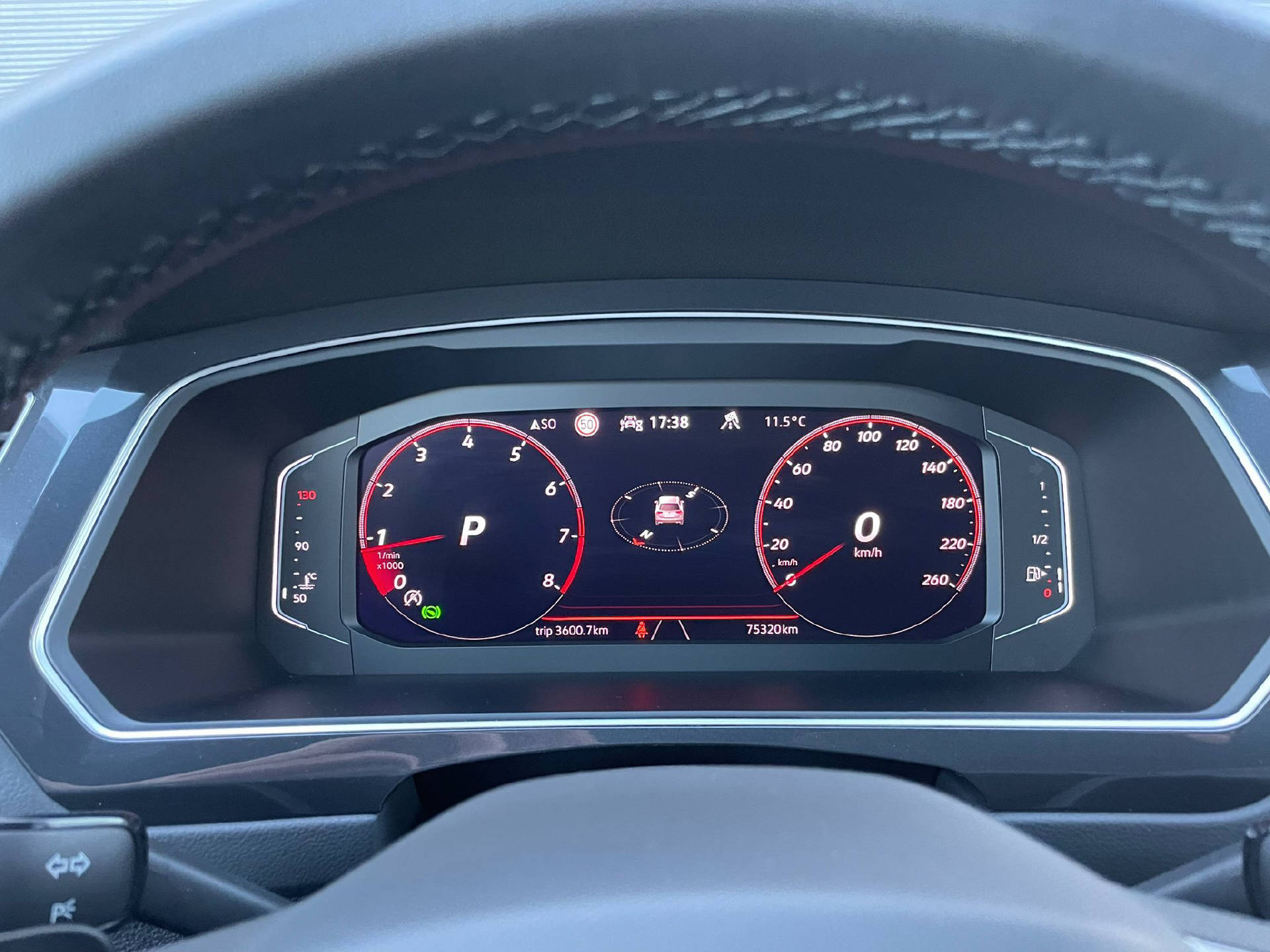 VW Tiguan 2.0 TSI R-Line DSG-image-9