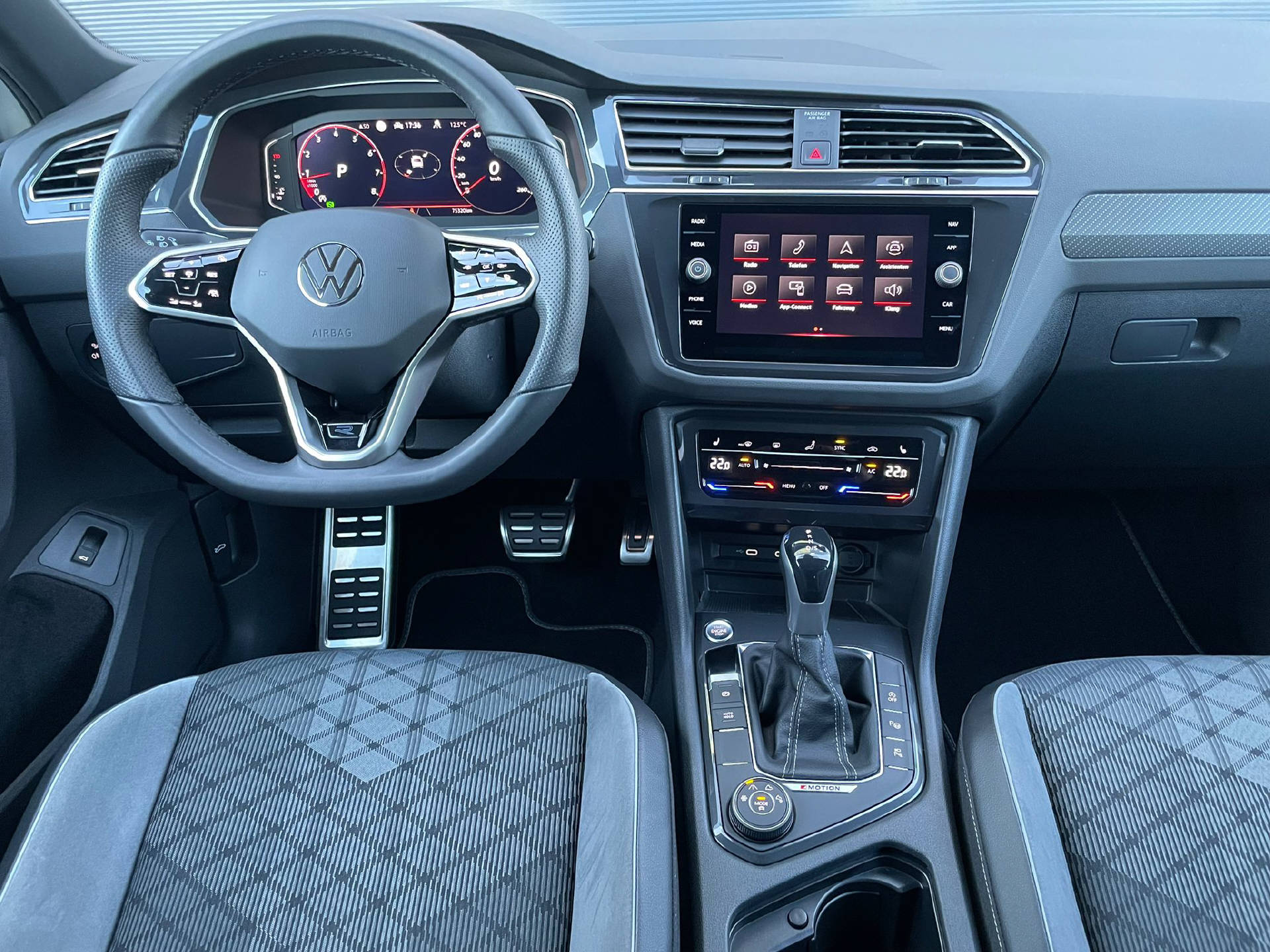 VW Tiguan 2.0 TSI R-Line DSG-image-5