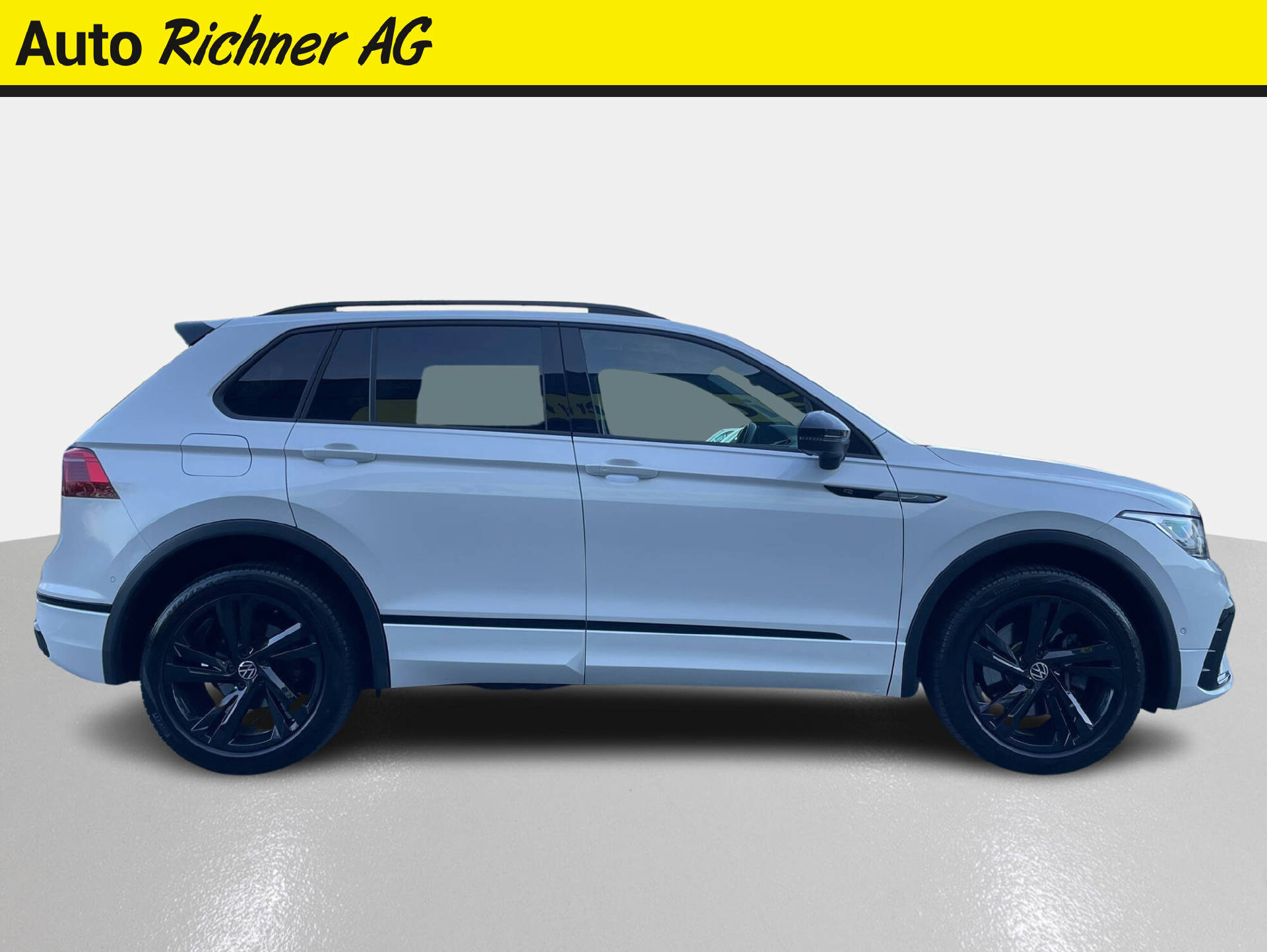 VW Tiguan 2.0 TSI R-Line DSG-image-2