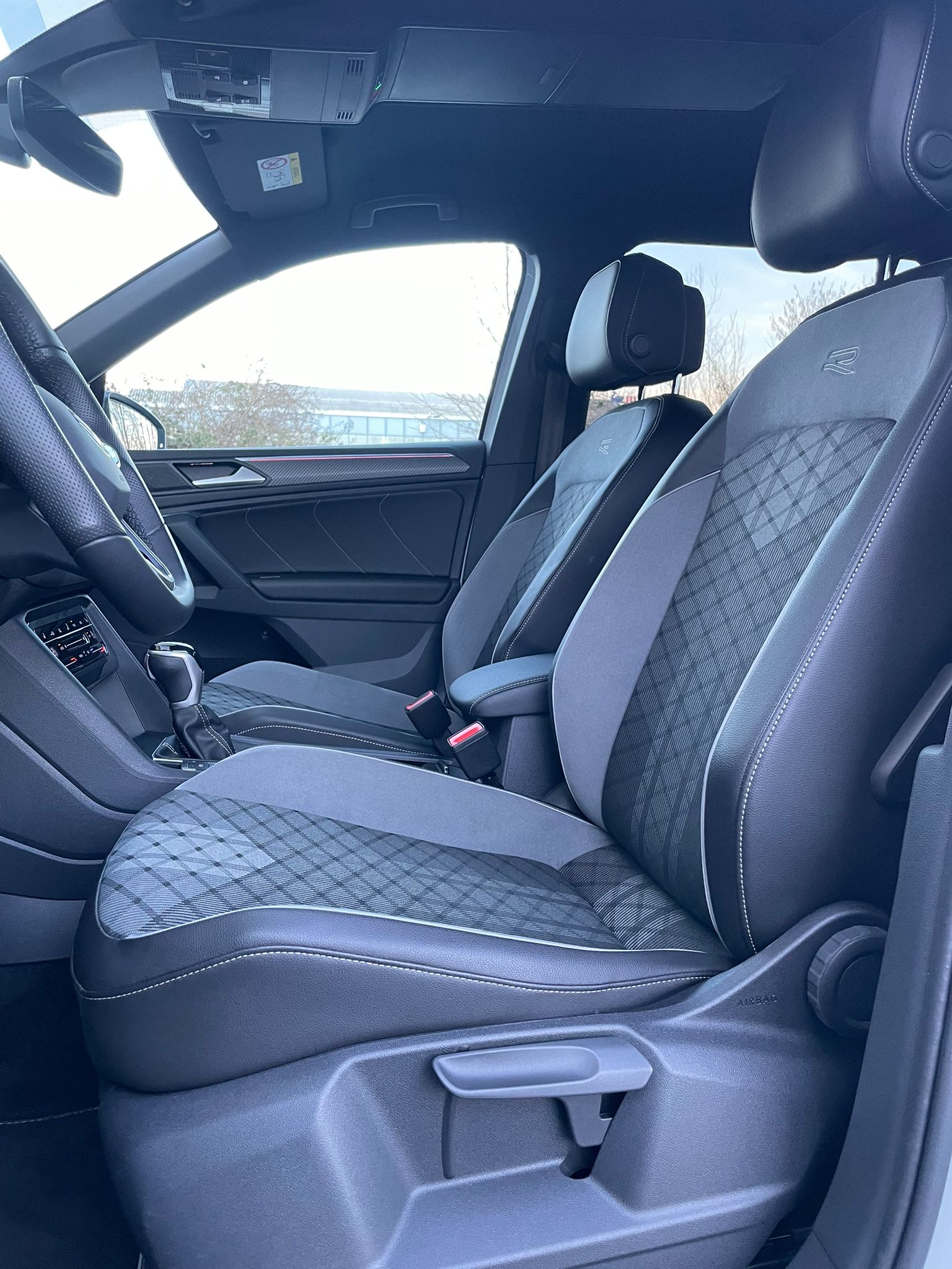 VW Tiguan 2.0 TSI R-Line DSG-image-6