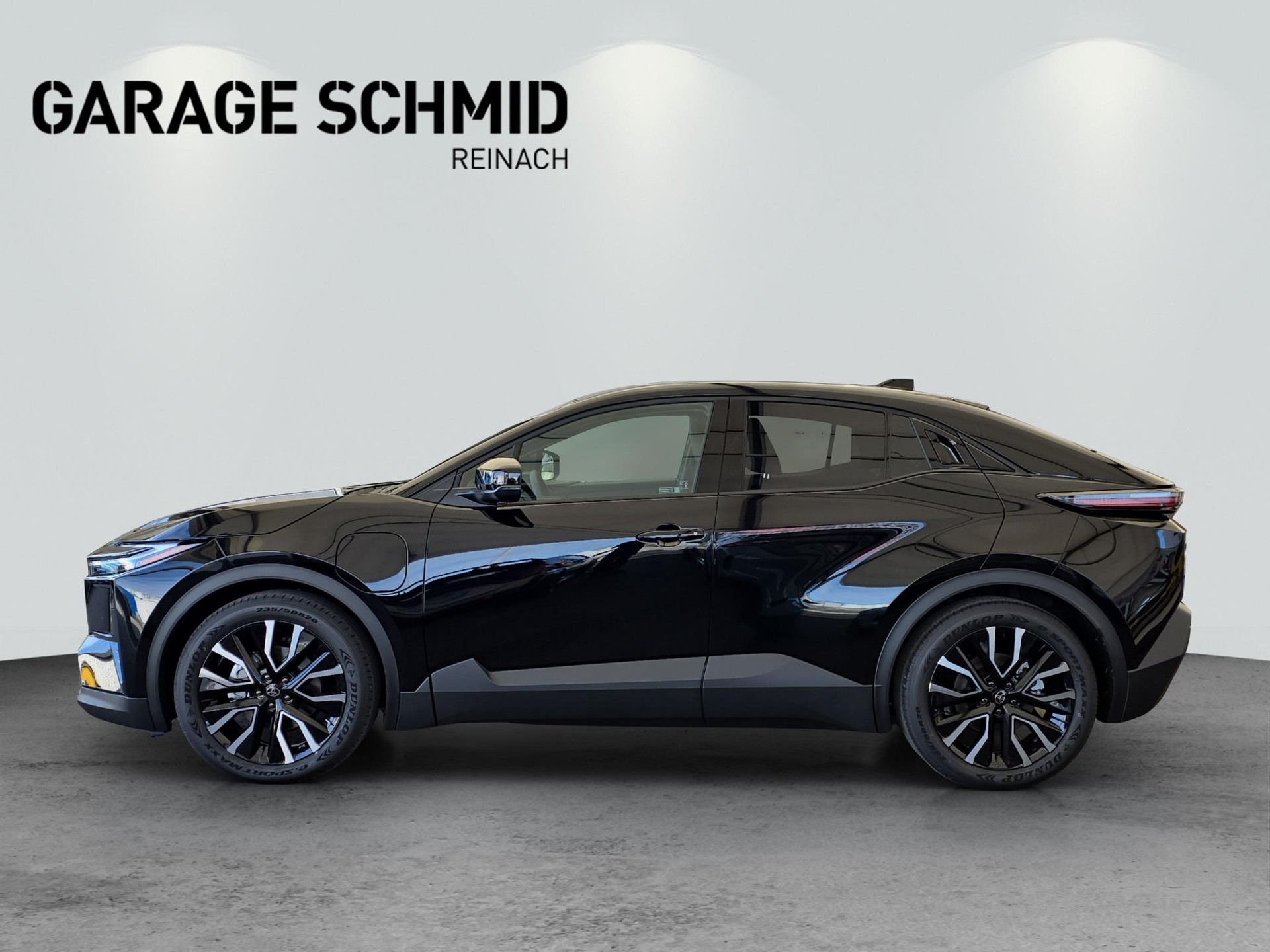 TOYOTA C-HR+ Style AWD-showroom-element-3