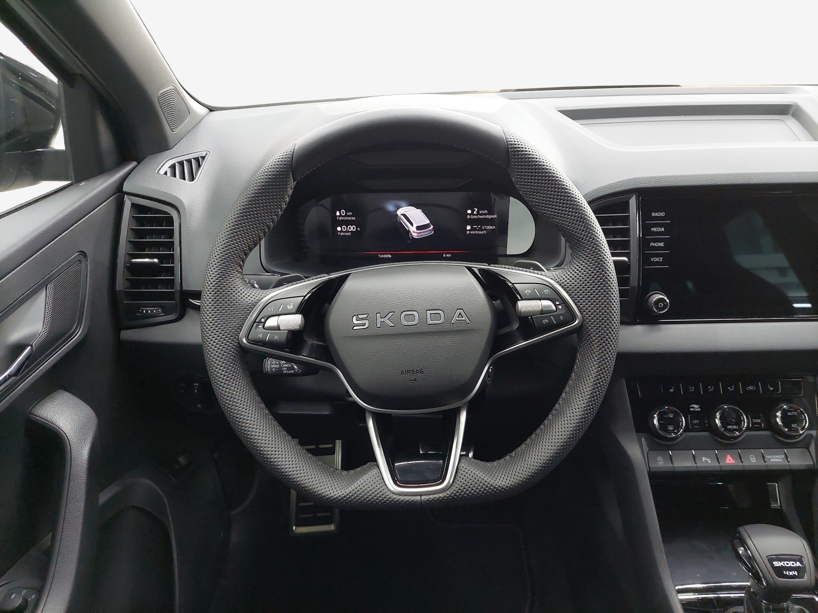 SKODA Karoq 2.0 TSI SportLine 4x4 DSG-image-9