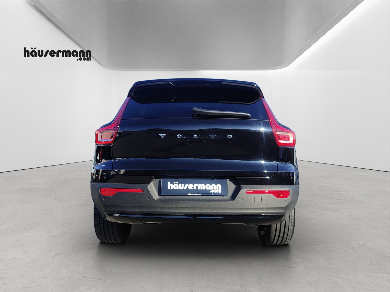 VOLVO XC40 P8 Twin Pro AWD-image-4