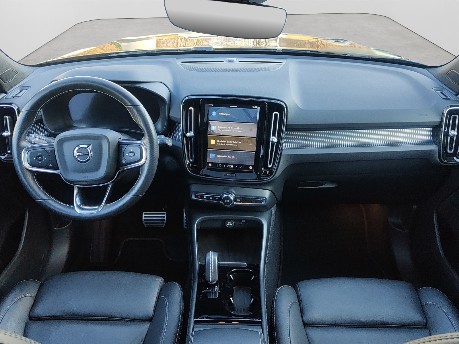 VOLVO XC40 P8 Twin Pro AWD-image-10