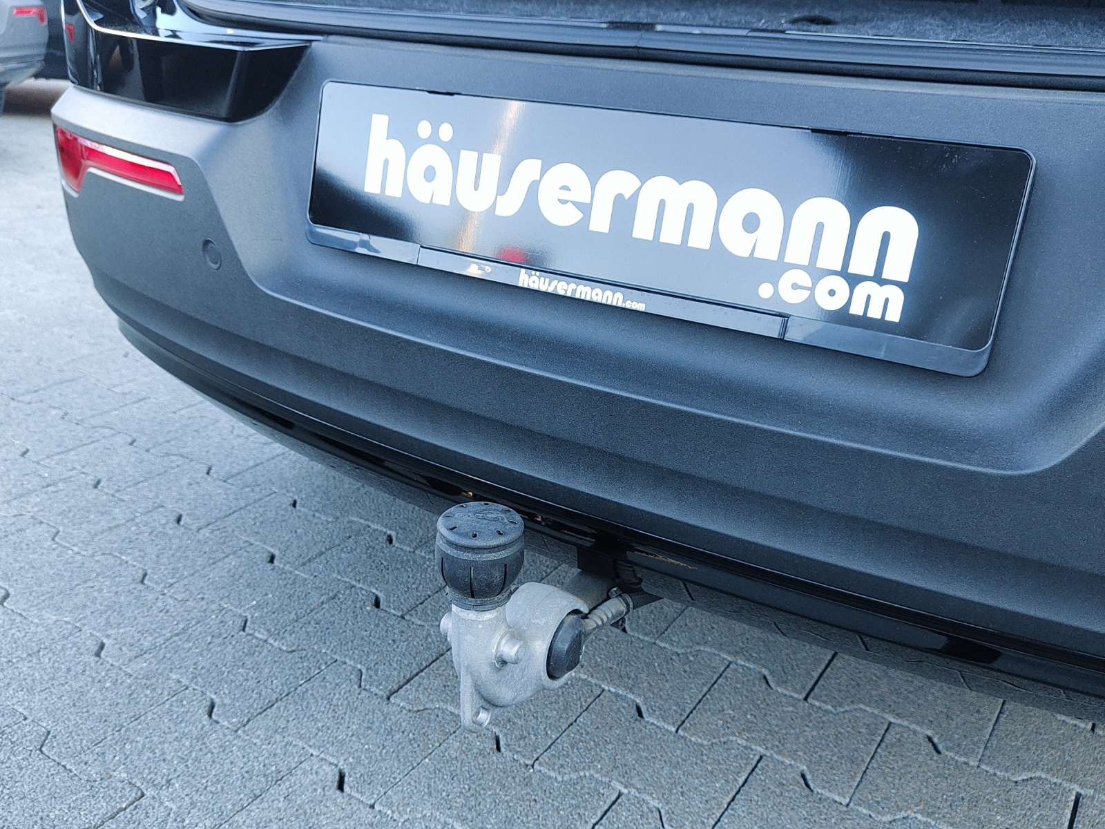 VOLVO XC40 P8 Twin Pro AWD-image-6
