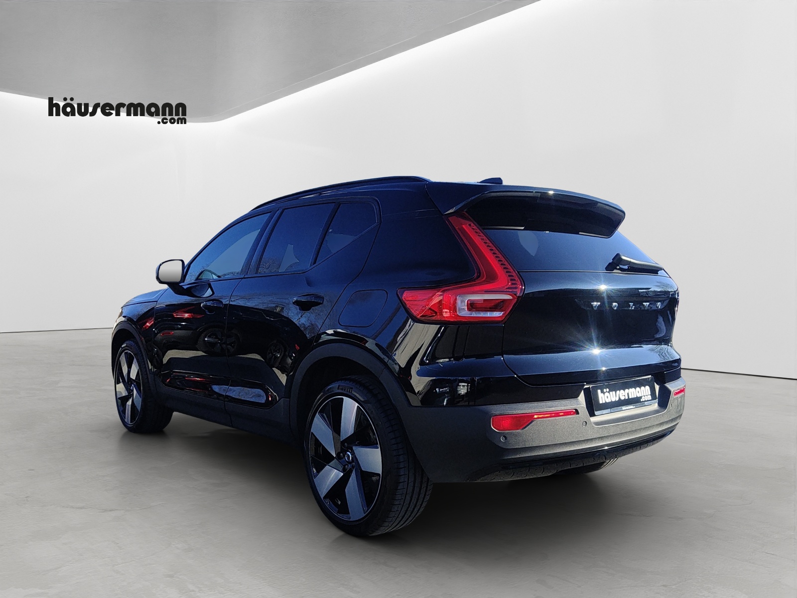 VOLVO XC40 P8 Twin Pro AWD-image-3