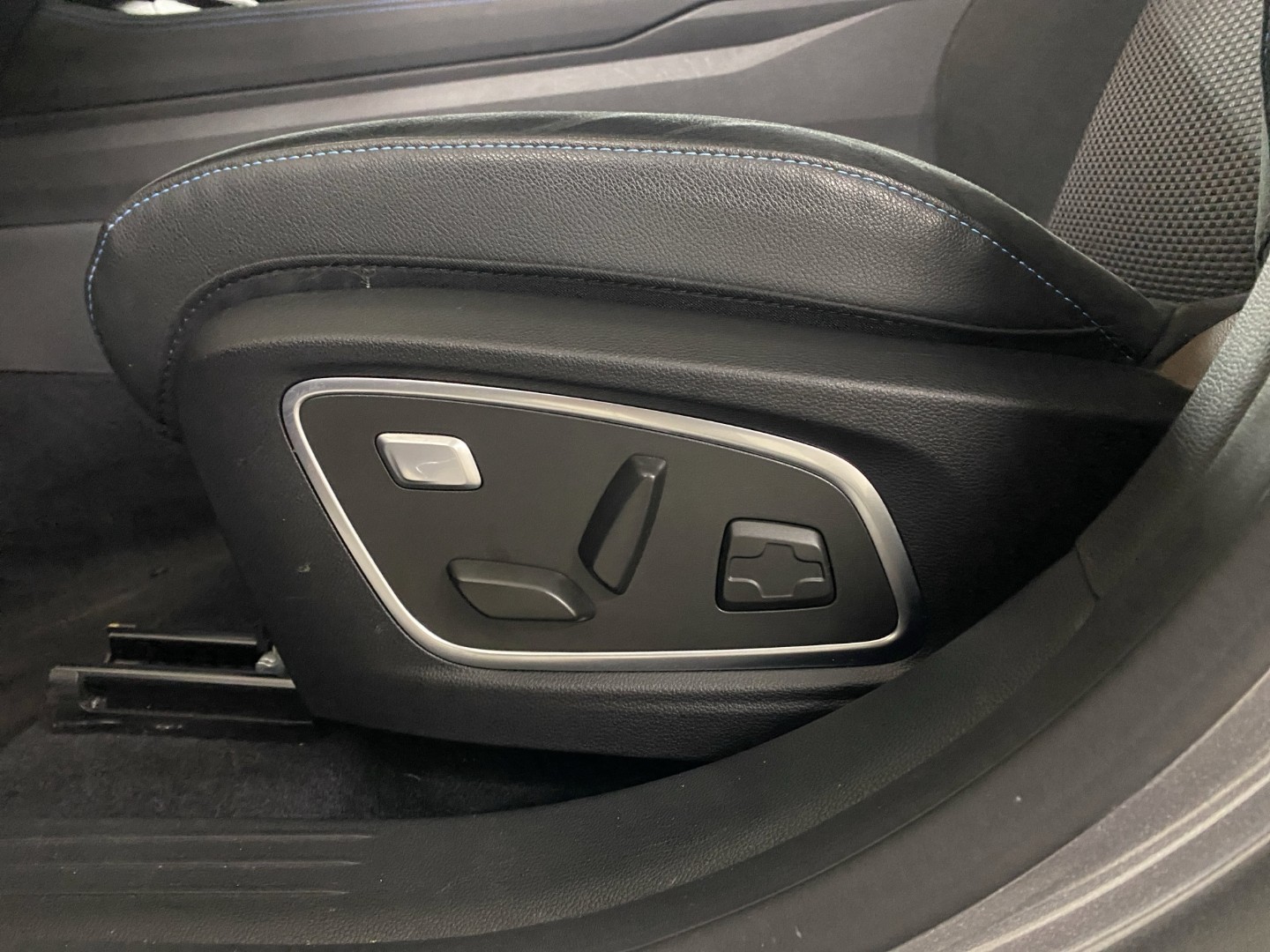 RENAULT Espace 1.2 E-Tech 200 Esprit Alpine 7-Sitze-image-18