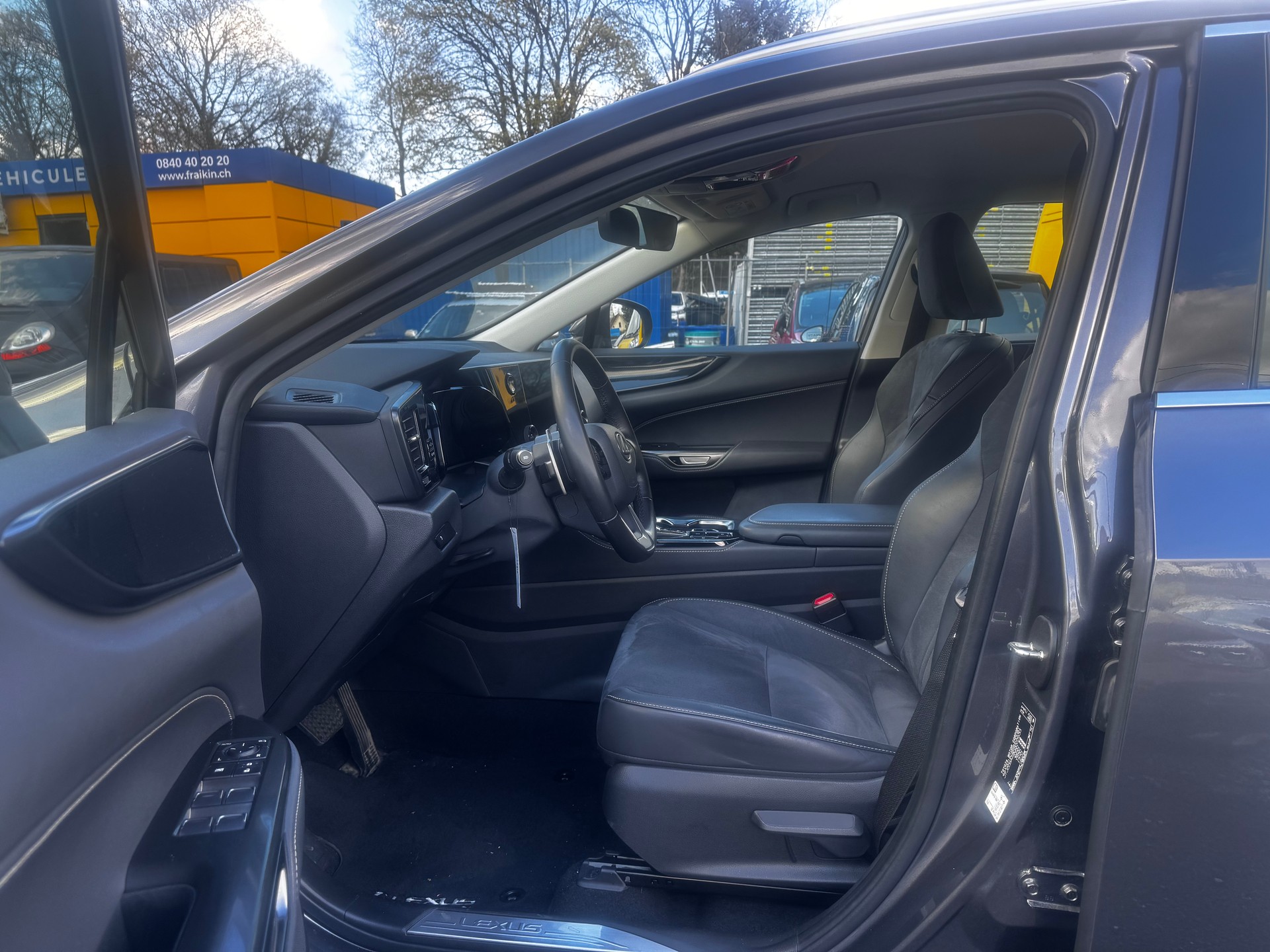 LEXUS NX 350h FWD Impression-image-8
