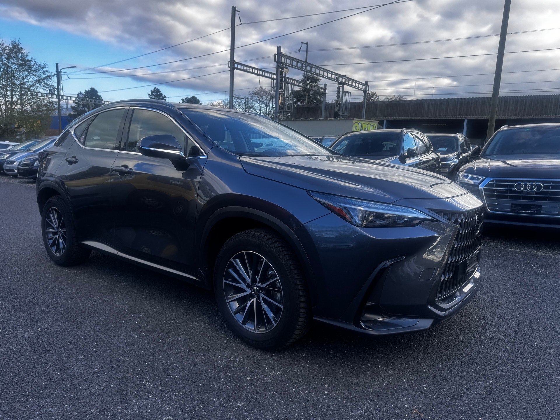 LEXUS NX 350h FWD Impression-image-3