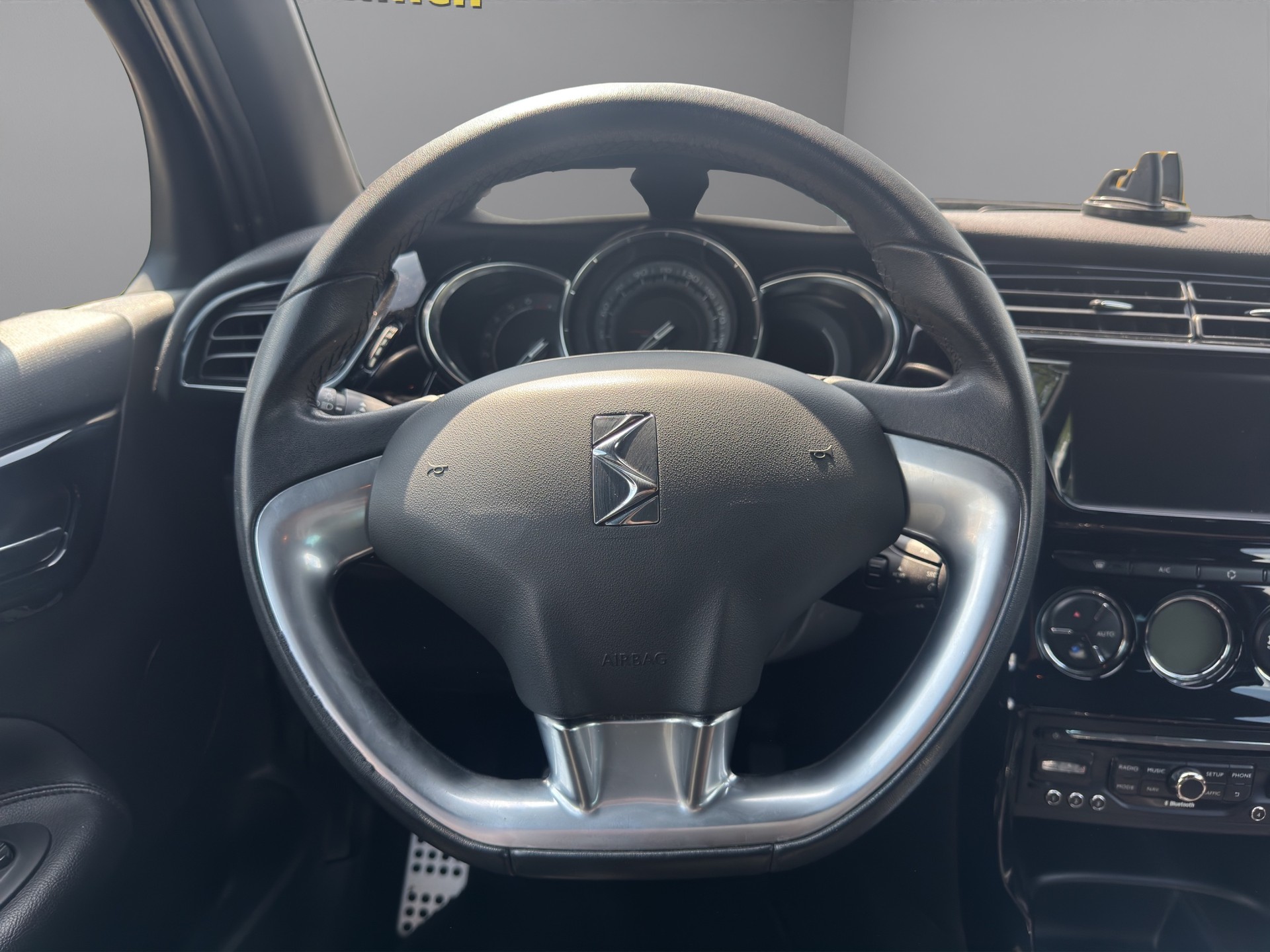 DS AUTOMOBILES DS3 1.6 VTi Ultra Prestige-image-12
