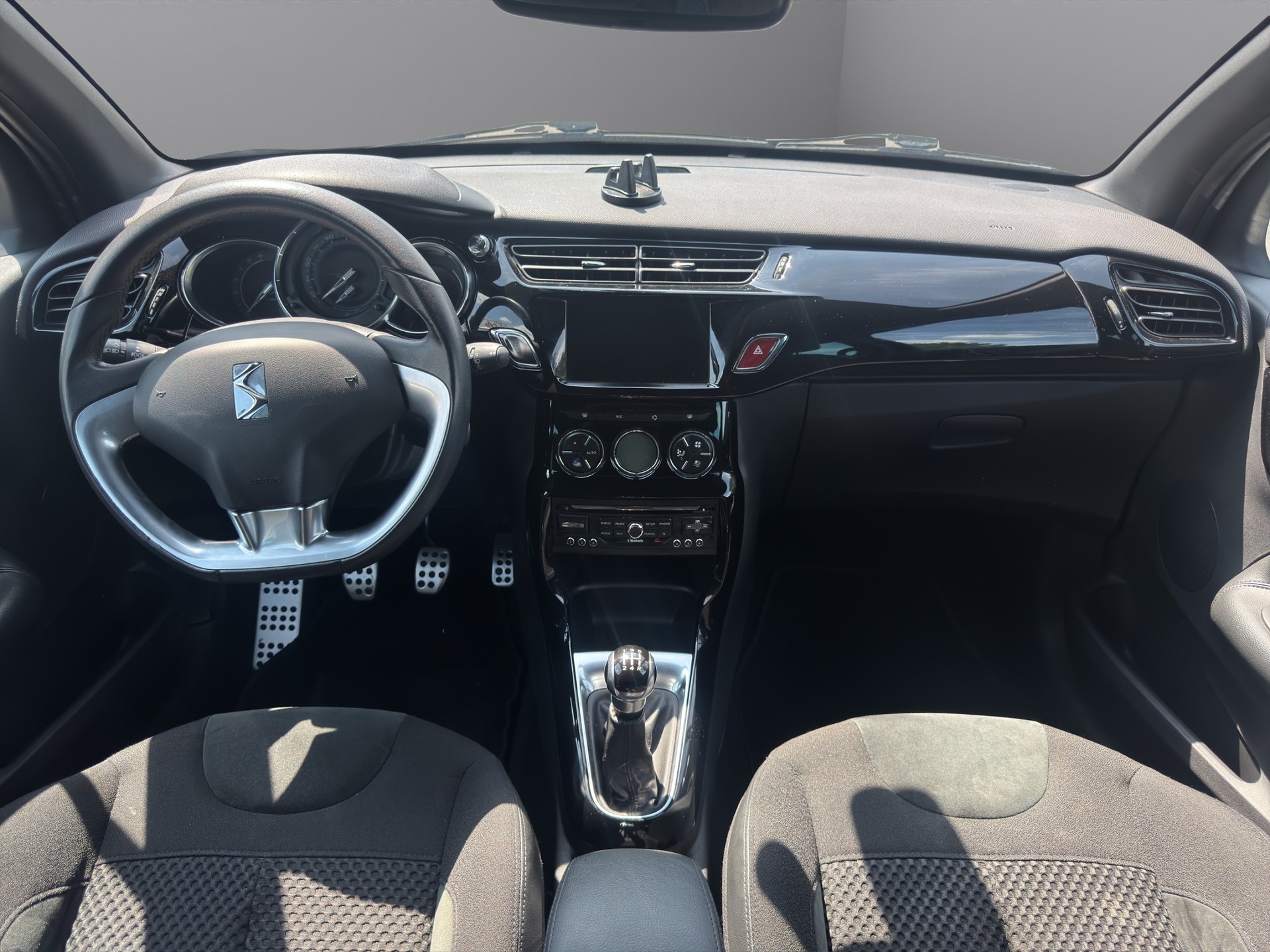 DS AUTOMOBILES DS3 1.6 VTi Ultra Prestige-image-15