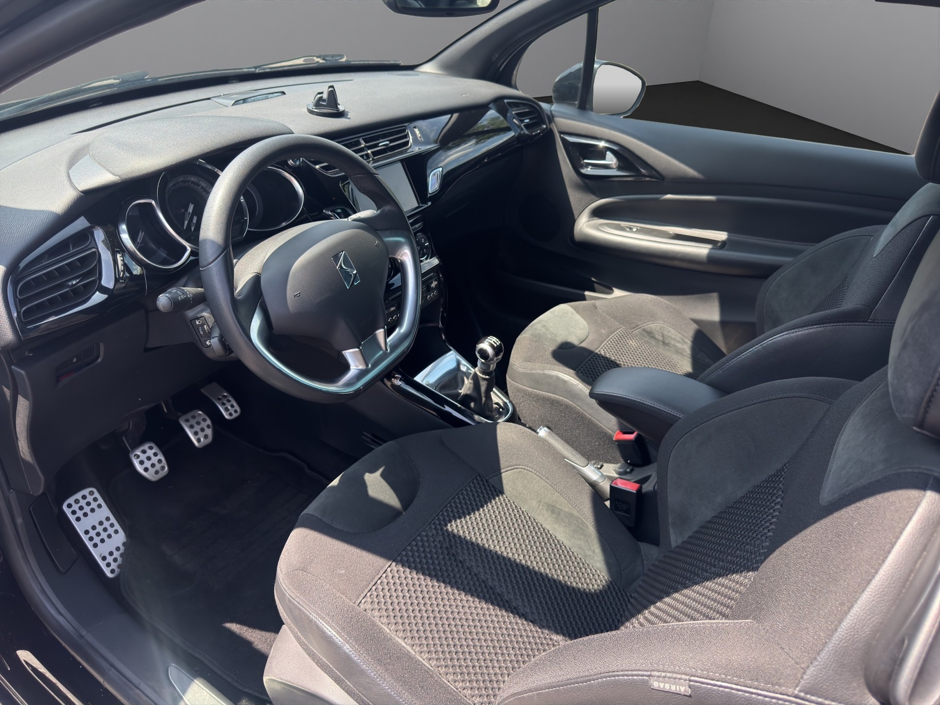 DS AUTOMOBILES DS3 1.6 VTi Ultra Prestige-image-11