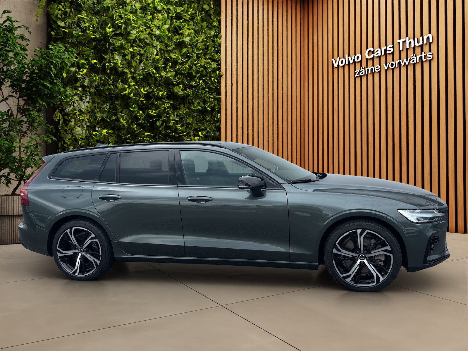 VOLVO V60 2.0 T8 TE Ultra Dark eAWD-image-3