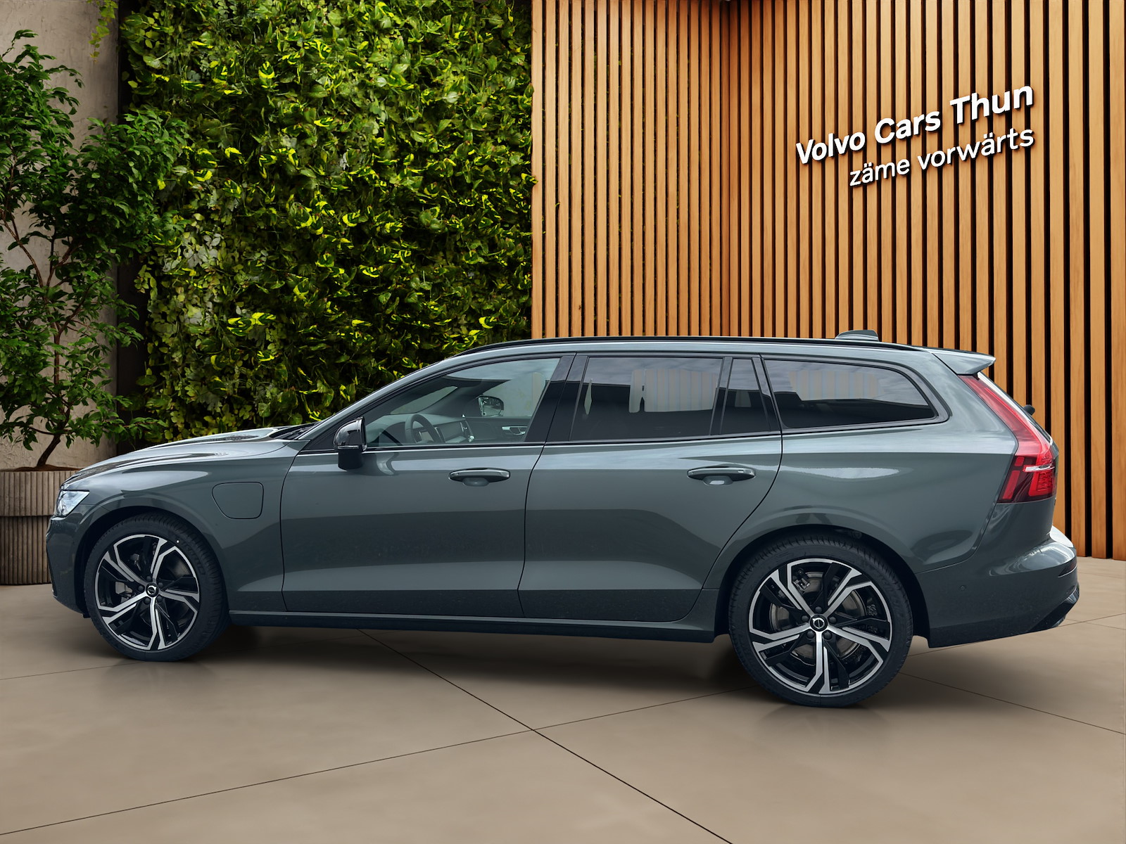 VOLVO V60 2.0 T8 TE Ultra Dark eAWD-image-4