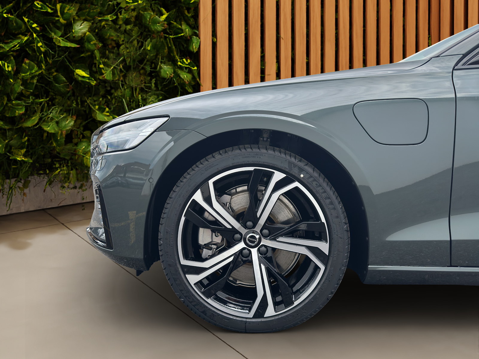 VOLVO V60 2.0 T8 TE Ultra Dark eAWD-image-8