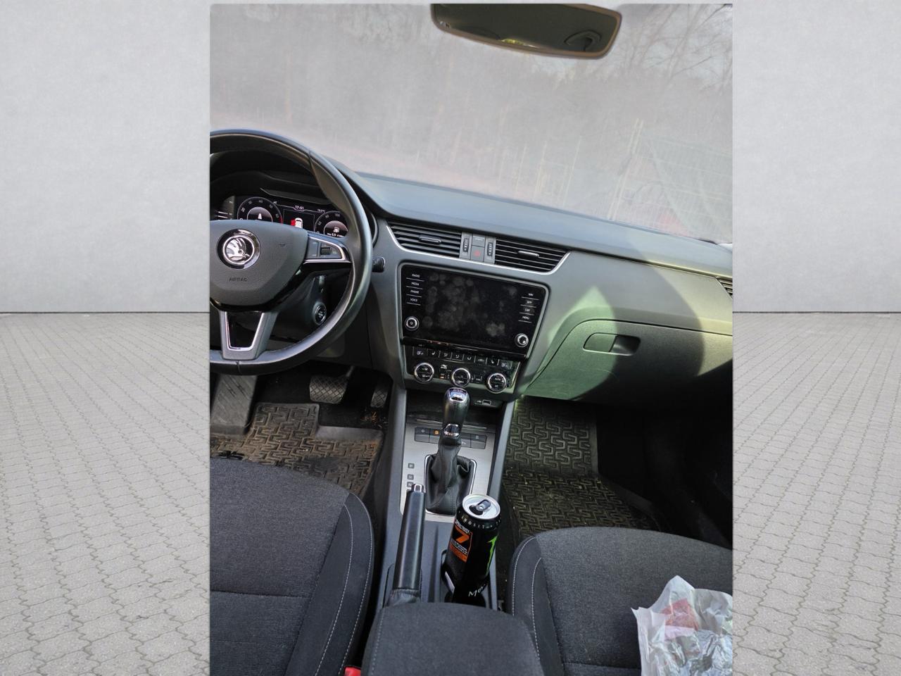 SKODA Octavia Combi 2.0 TSI Soleil 4x4 DSG-image-8