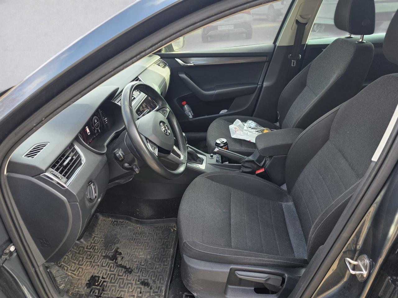 SKODA Octavia Combi 2.0 TSI Soleil 4x4 DSG-image-11