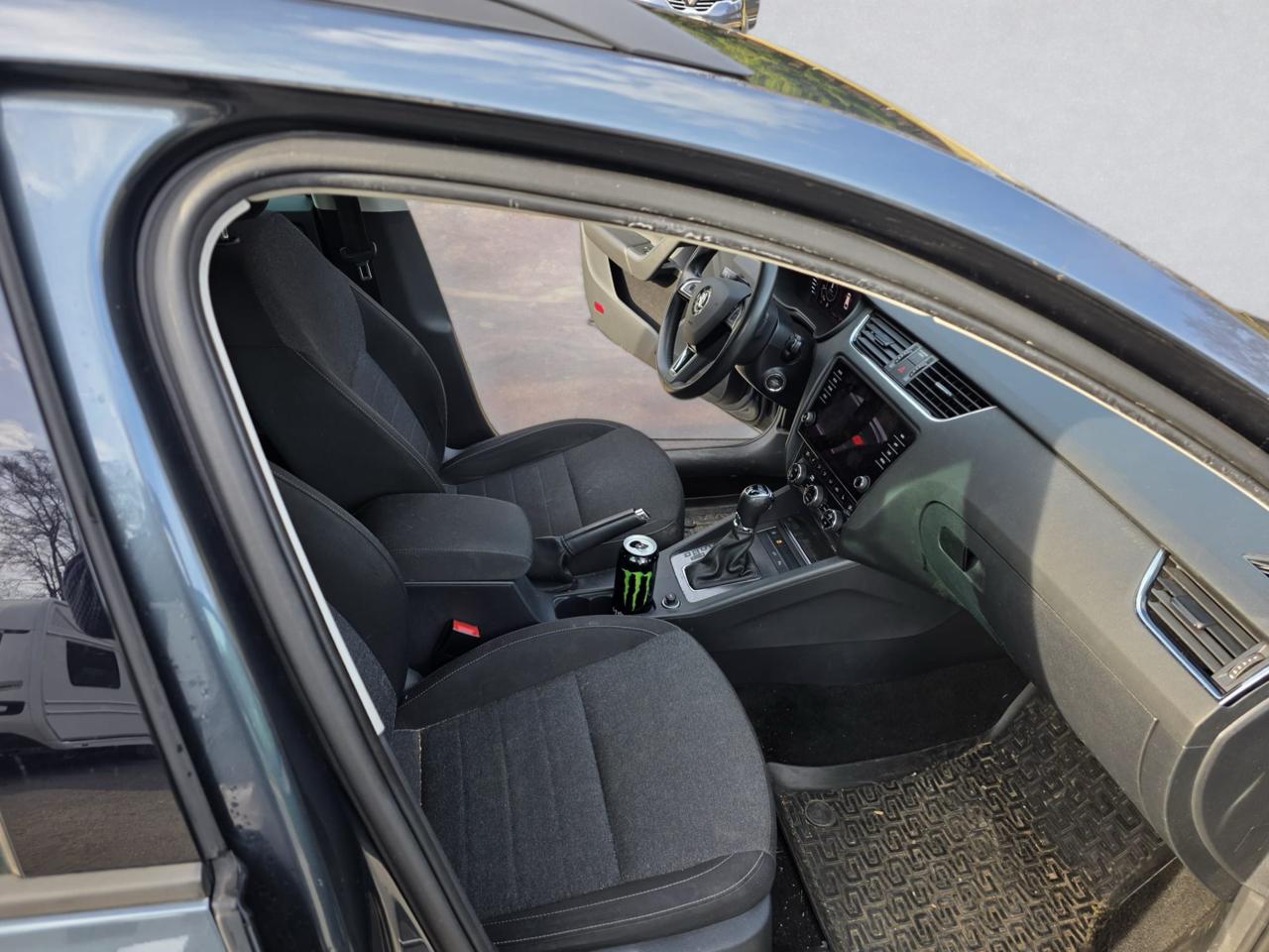 SKODA Octavia Combi 2.0 TSI Soleil 4x4 DSG-image-9