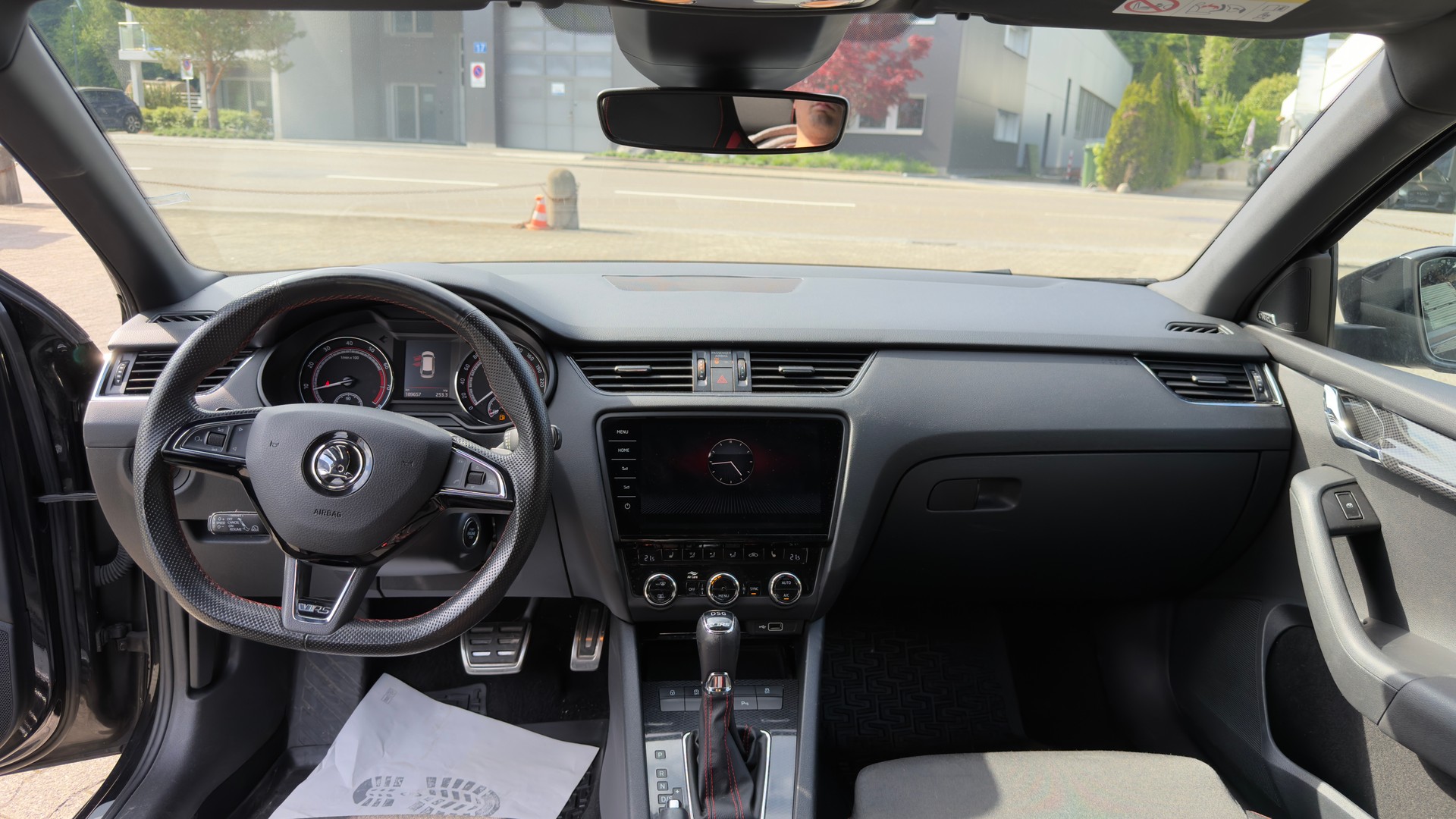 SKODA Octavia Combi 2.0 TSI RS DSG-image-13