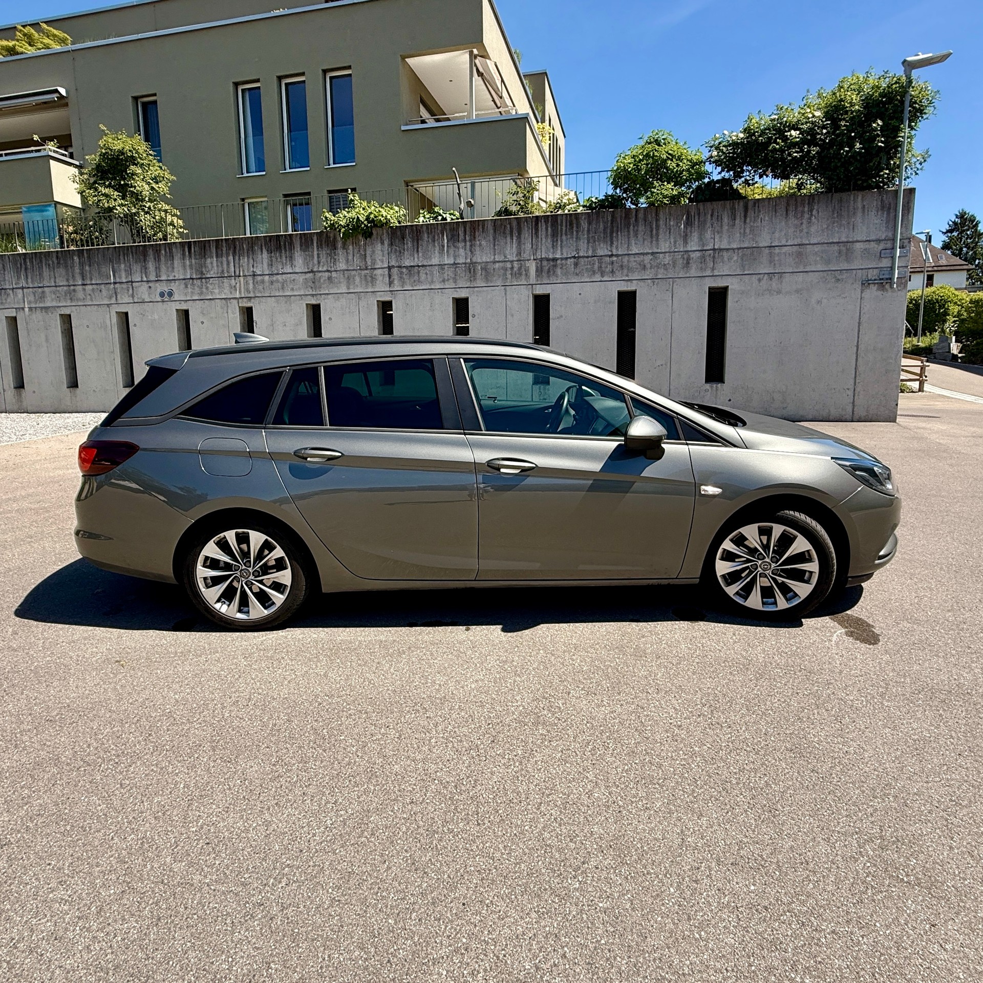 OPEL Astra 1.4i Turbo Automatic Top Zustand-image-1