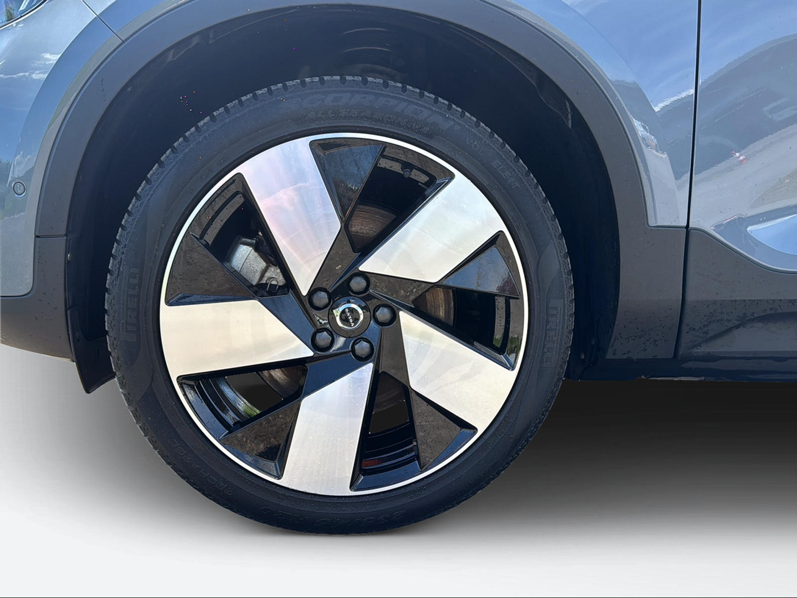 VOLVO C40 Recharge Twin-image-8