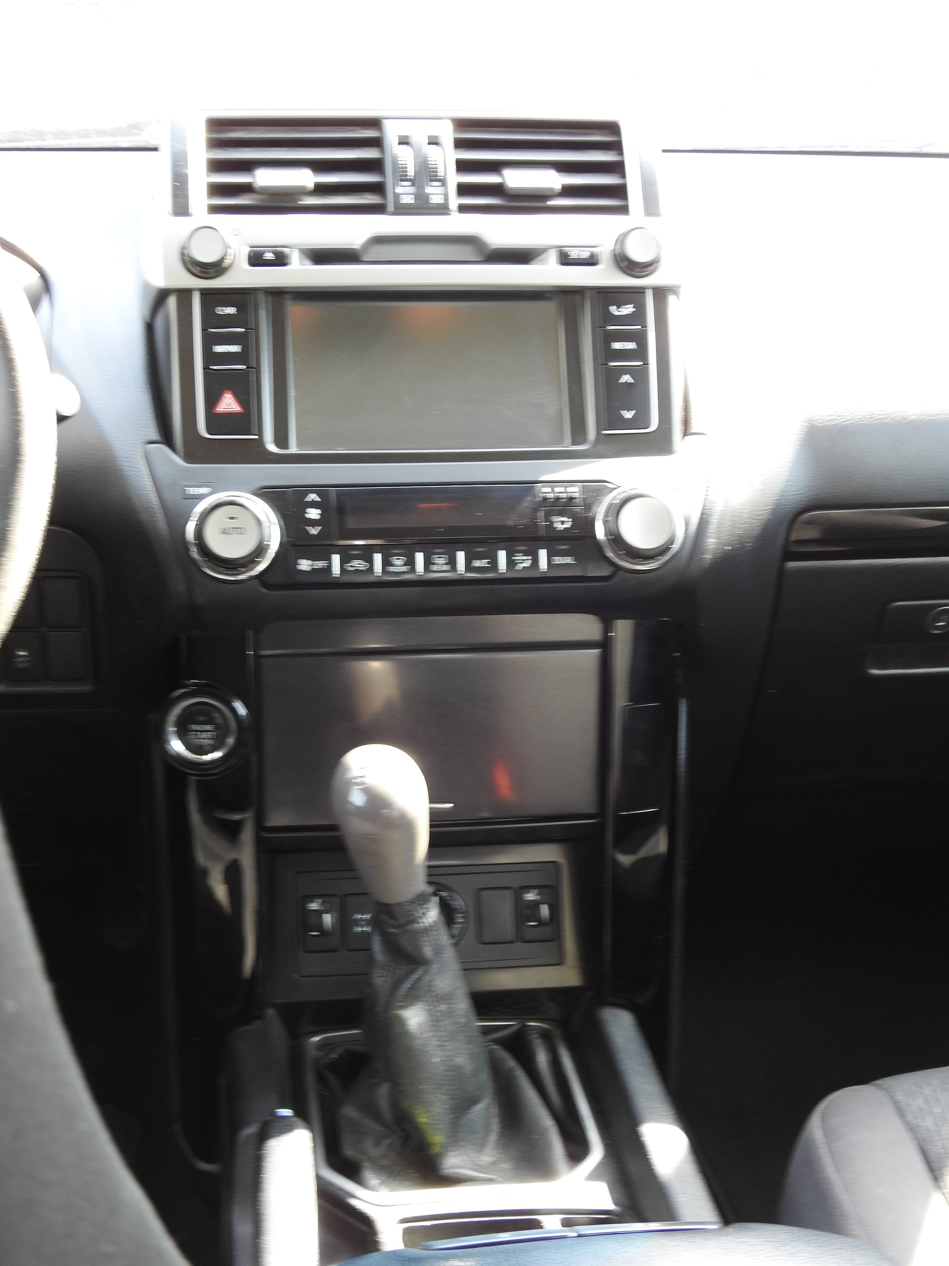 TOYOTA Land Cruiser 3.0 TD Sol-image-18