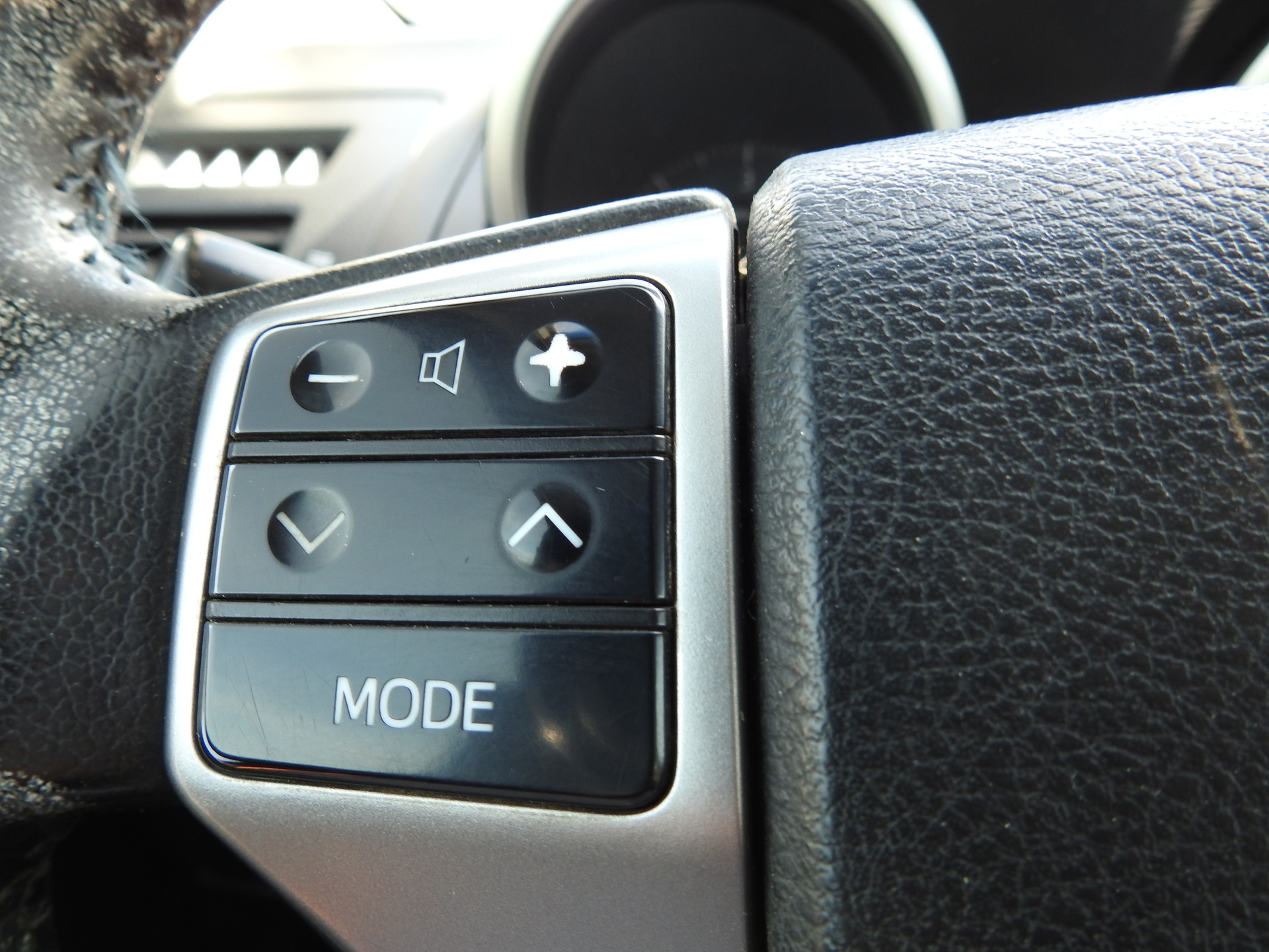 TOYOTA Land Cruiser 3.0 TD Sol-image-29