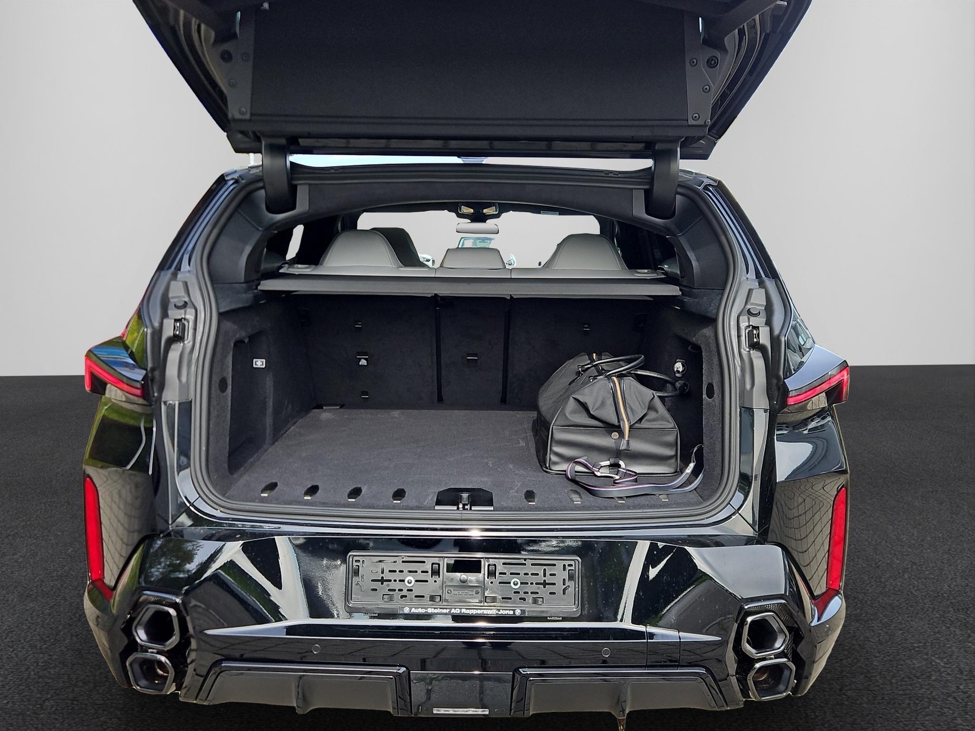 BMW XM 50e Plug-in Hybrid-image-18
