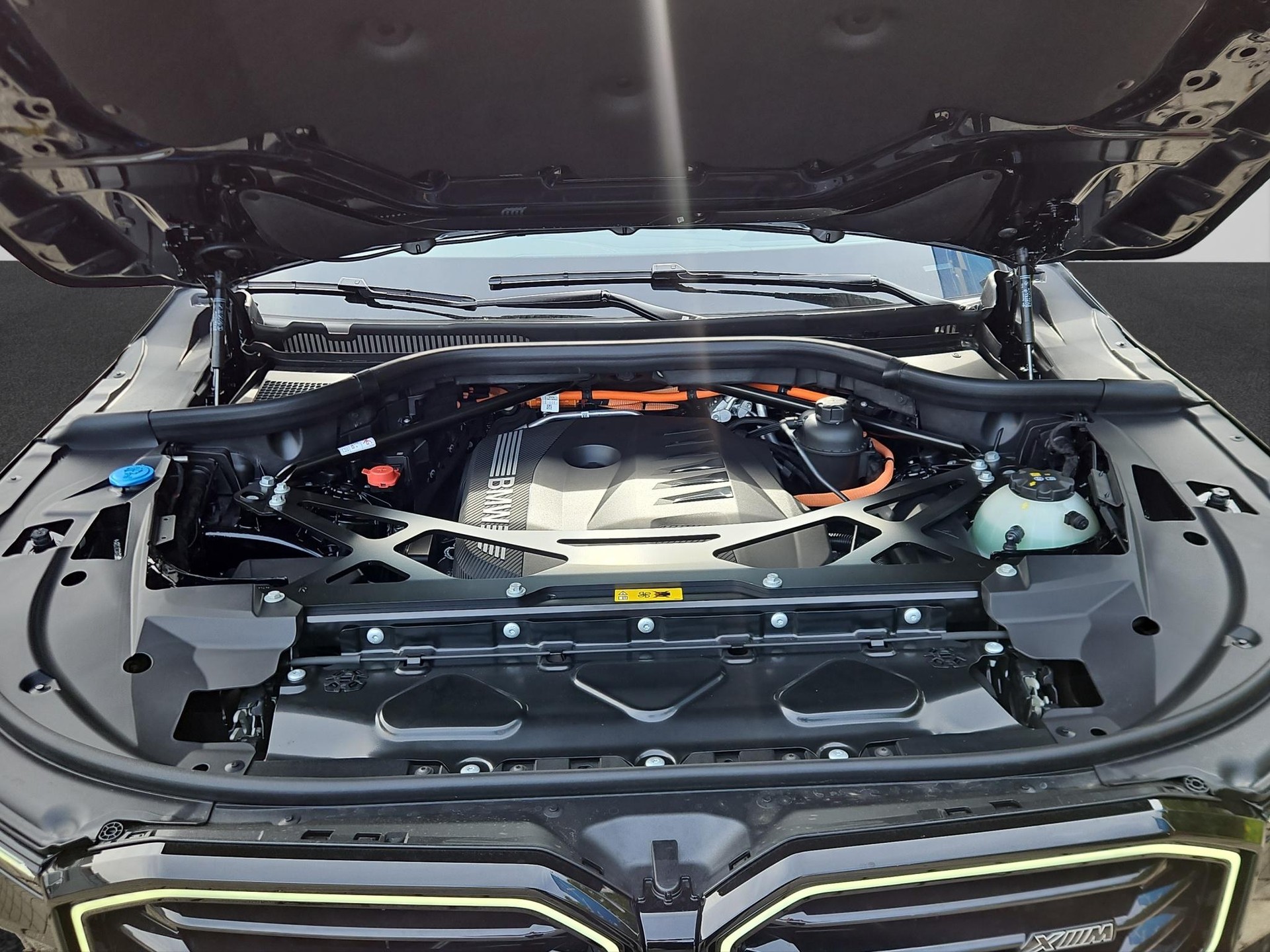 BMW XM 50e Plug-in Hybrid-image-19