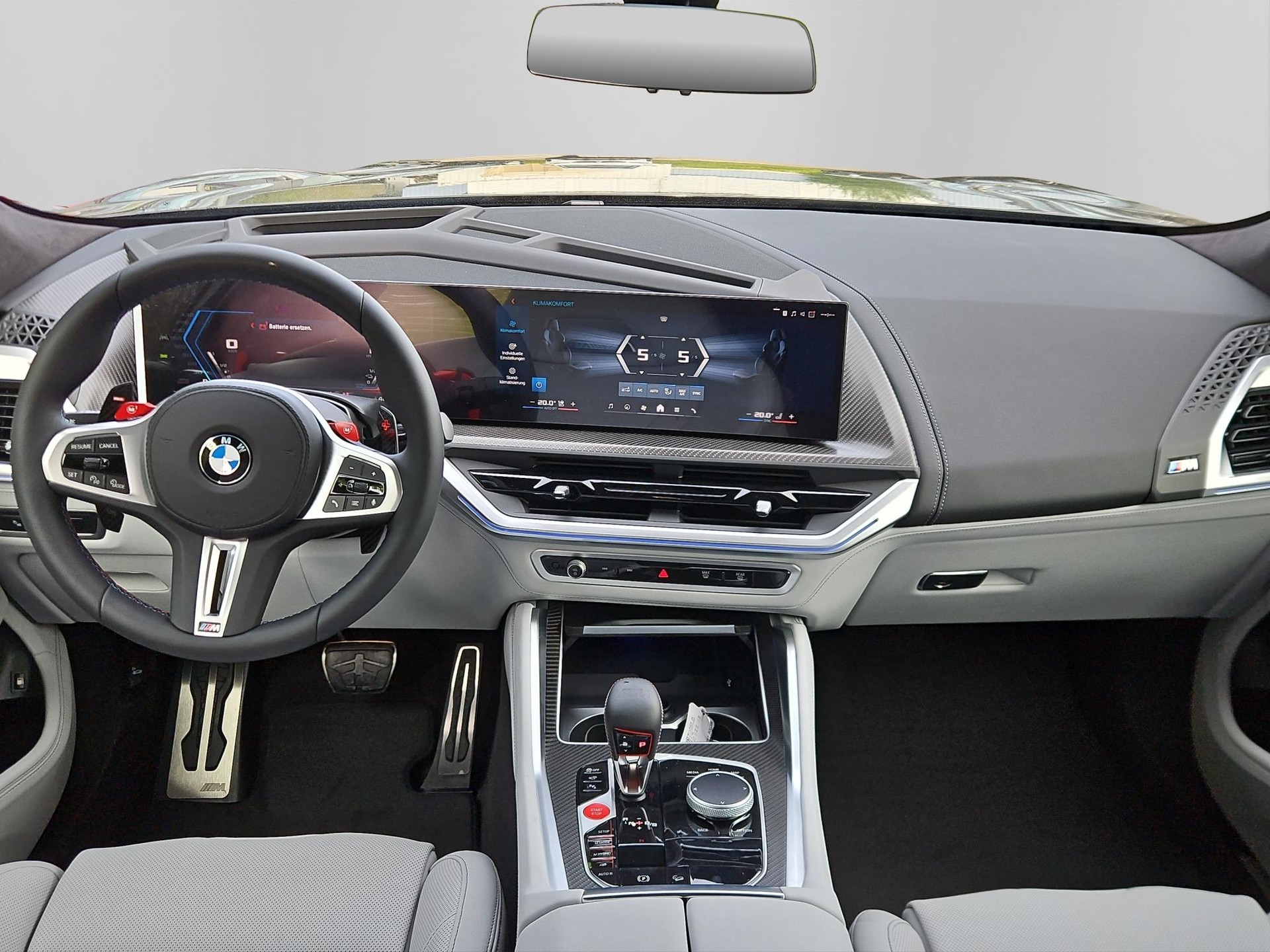 BMW XM 50e Plug-in Hybrid-image-12