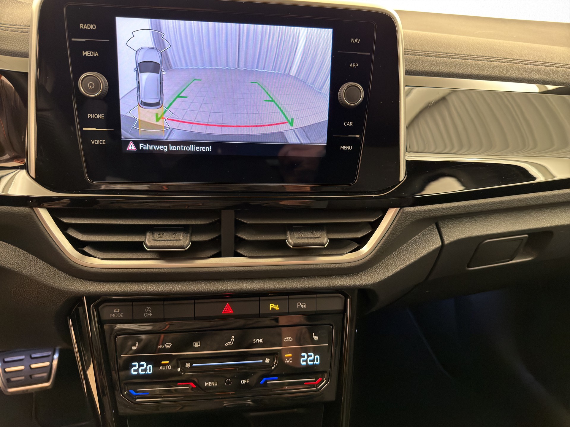 VW T-Roc 1.5 TSI R-Line DSG-image-10