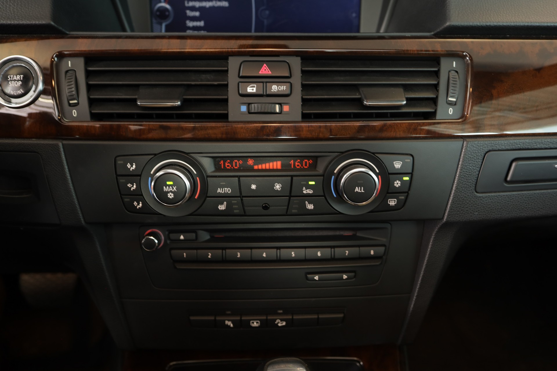BMW 330d xDrive Coupé Steptronic-image-10