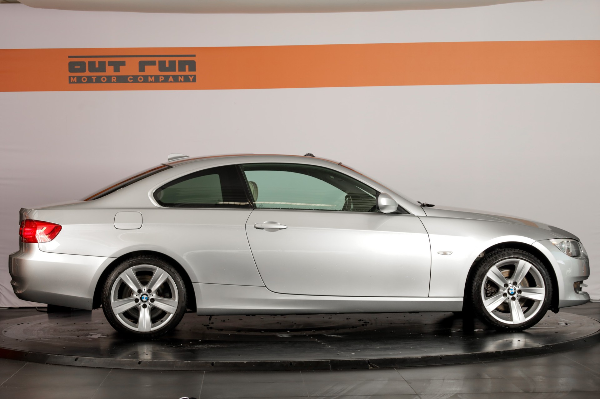 BMW 330d xDrive Coupé Steptronic-image-3