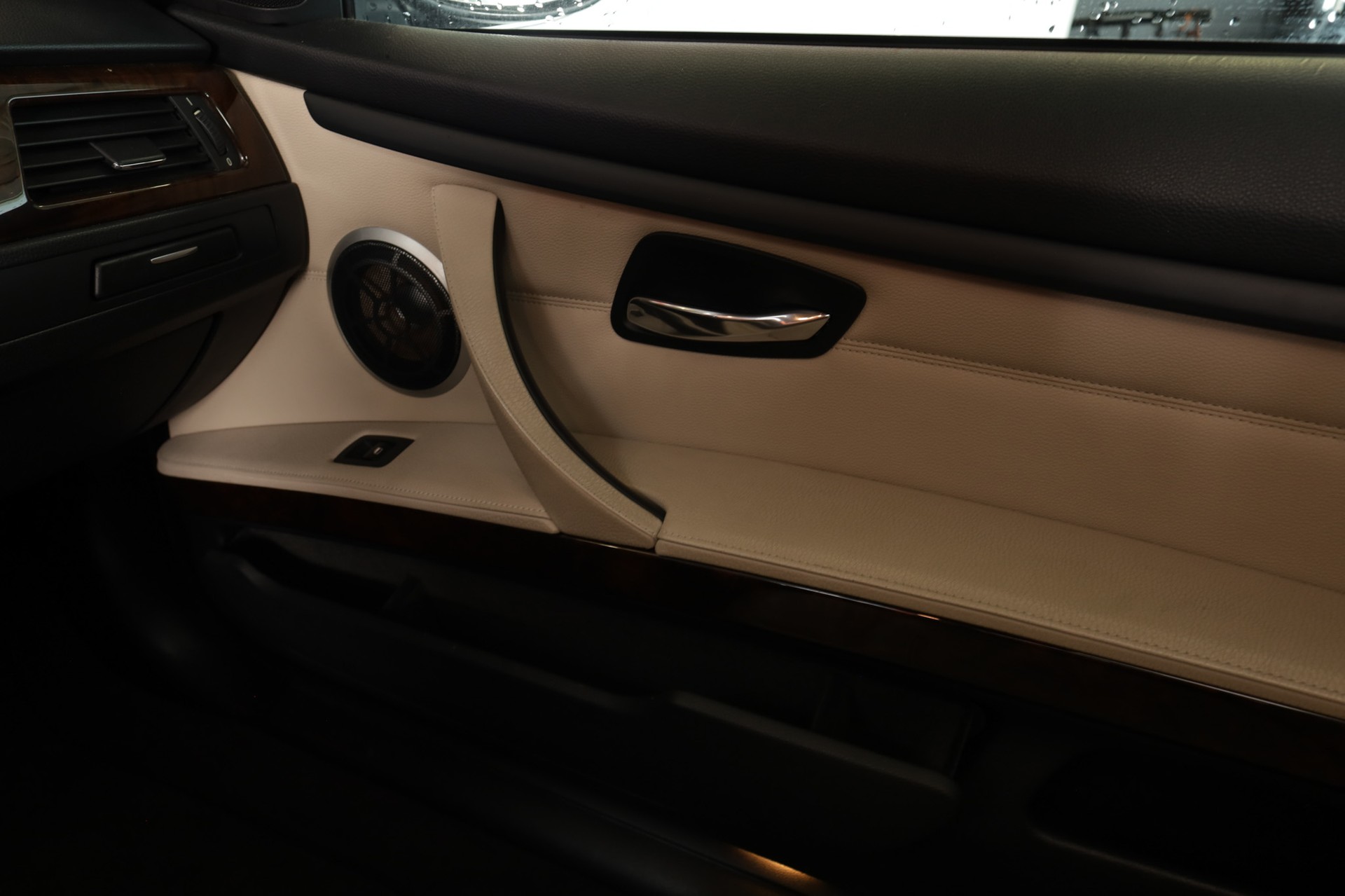 BMW 330d xDrive Coupé Steptronic-image-9