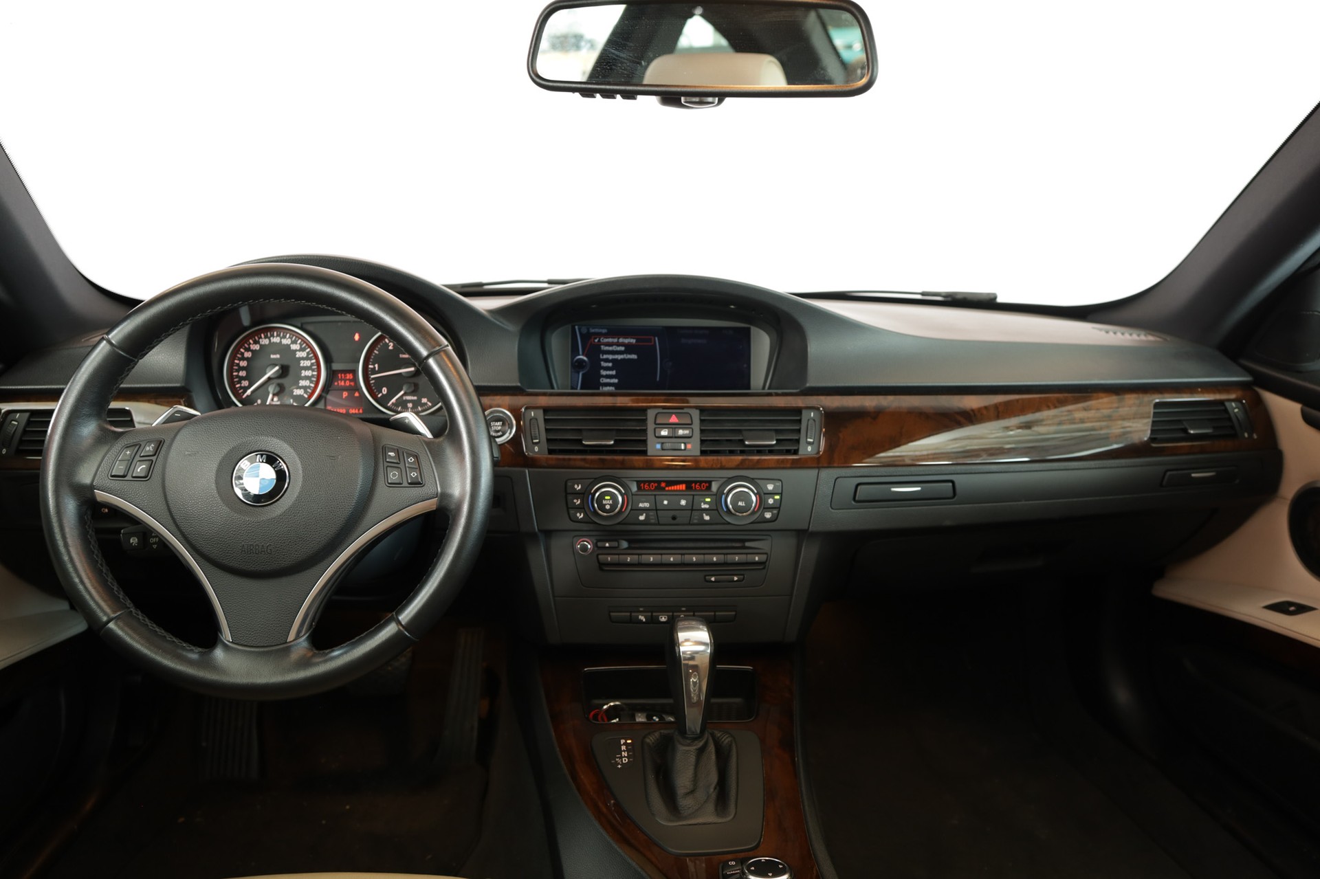BMW 330d xDrive Coupé Steptronic-image-11