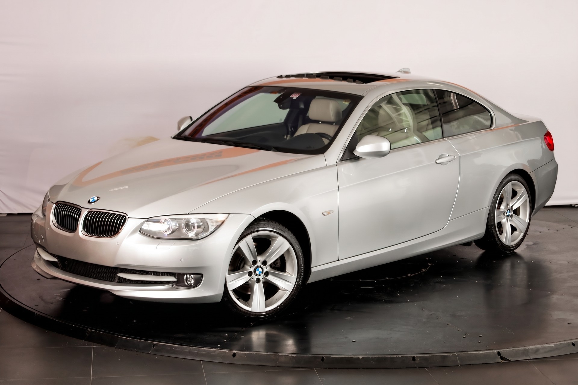 BMW 330d xDrive Coupé Steptronic-image-16