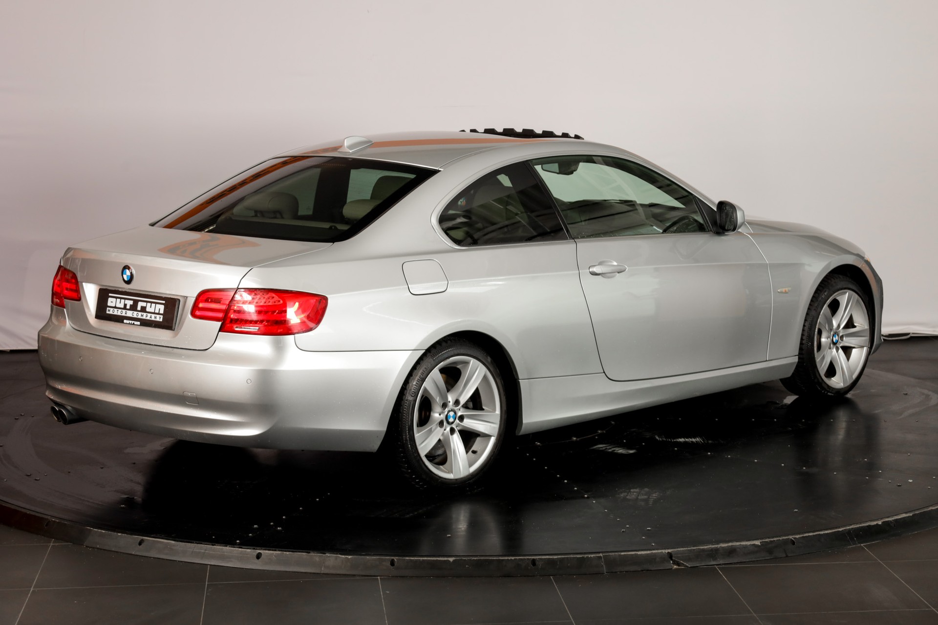 BMW 330d xDrive Coupé Steptronic-image-6
