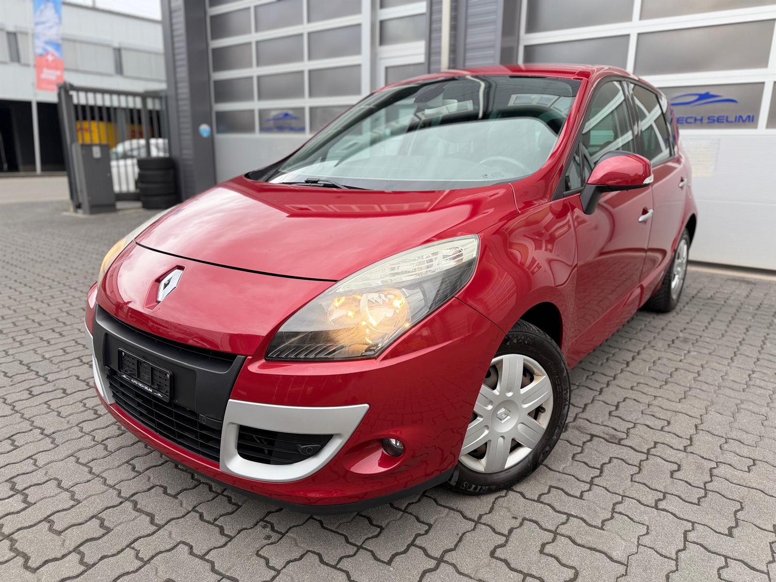 RENAULT Scénic 2.0 16V Dynamique X-Tronic CVT-image-0