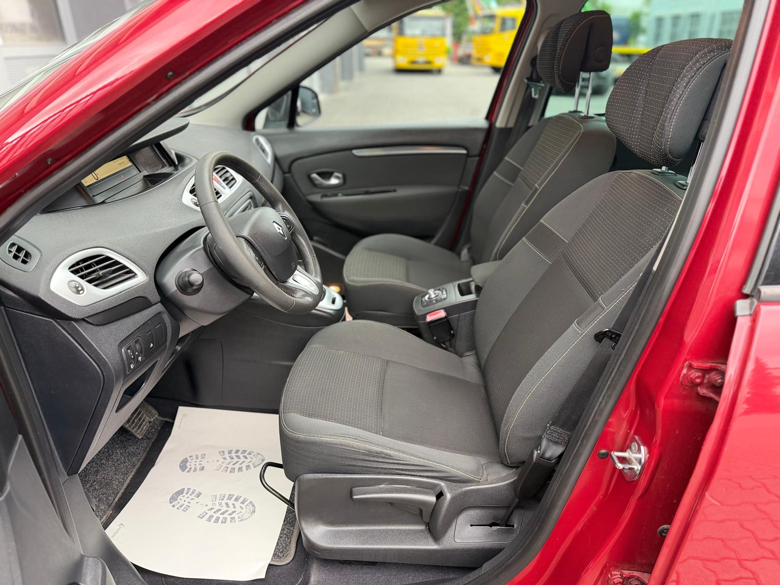 RENAULT Scénic 2.0 16V Dynamique X-Tronic CVT-image-8