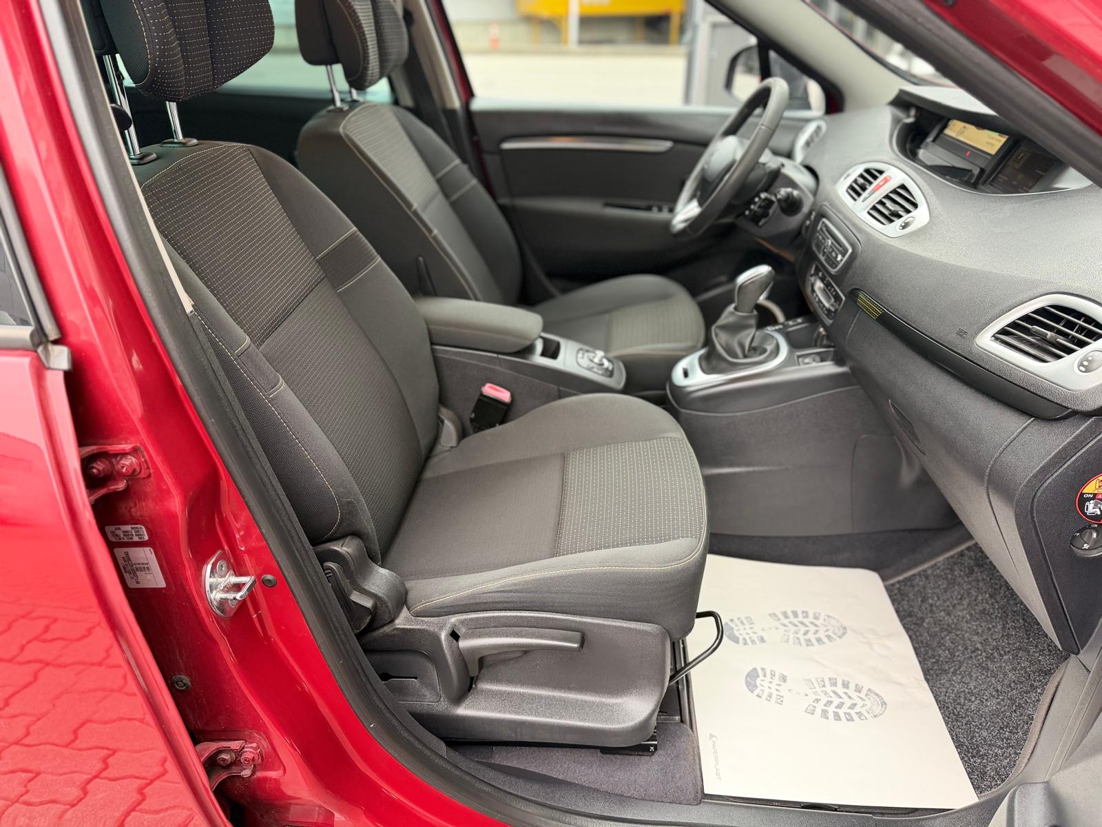 RENAULT Scénic 2.0 16V Dynamique X-Tronic CVT-image-12