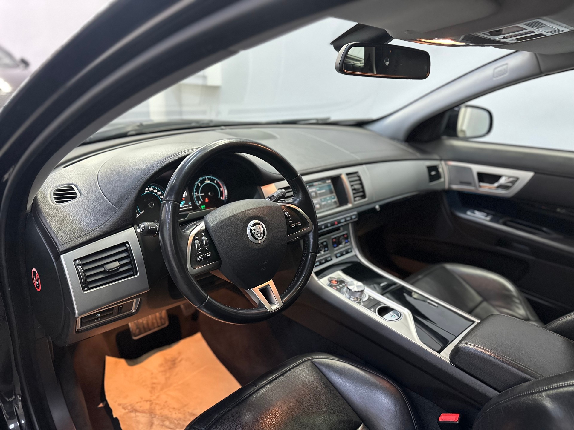 JAGUAR XF Sportbrake 3.0d S V6 Premium Luxury-image-10