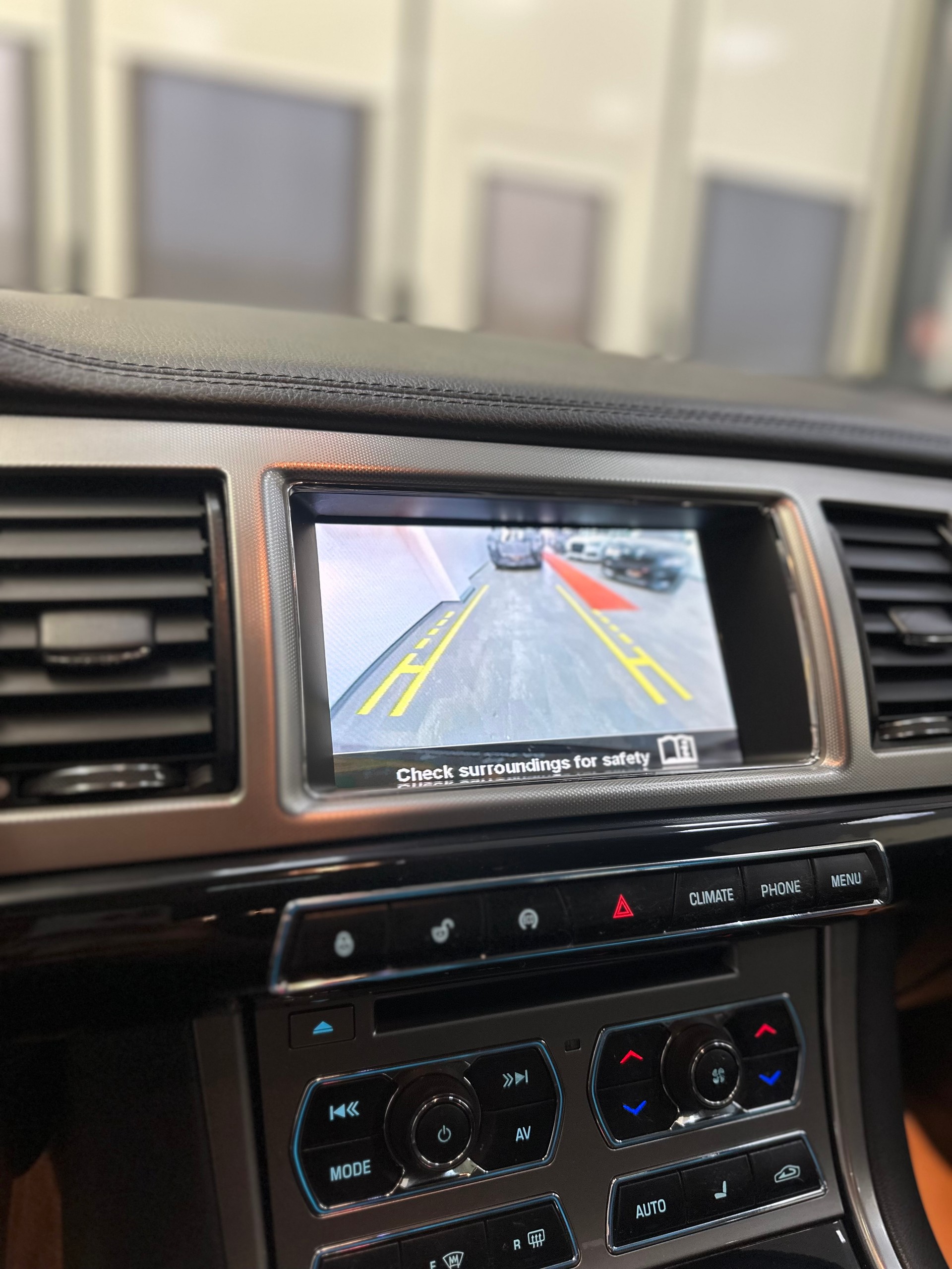 JAGUAR XF Sportbrake 3.0d S V6 Premium Luxury-image-15