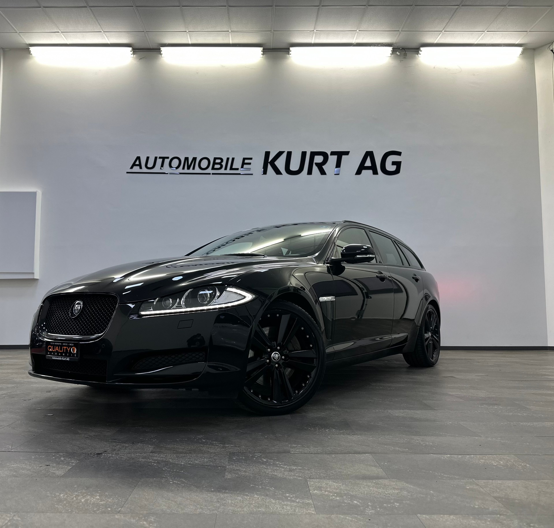JAGUAR XF Sportbrake 3.0d S V6 Premium Luxury-showroom-element-1