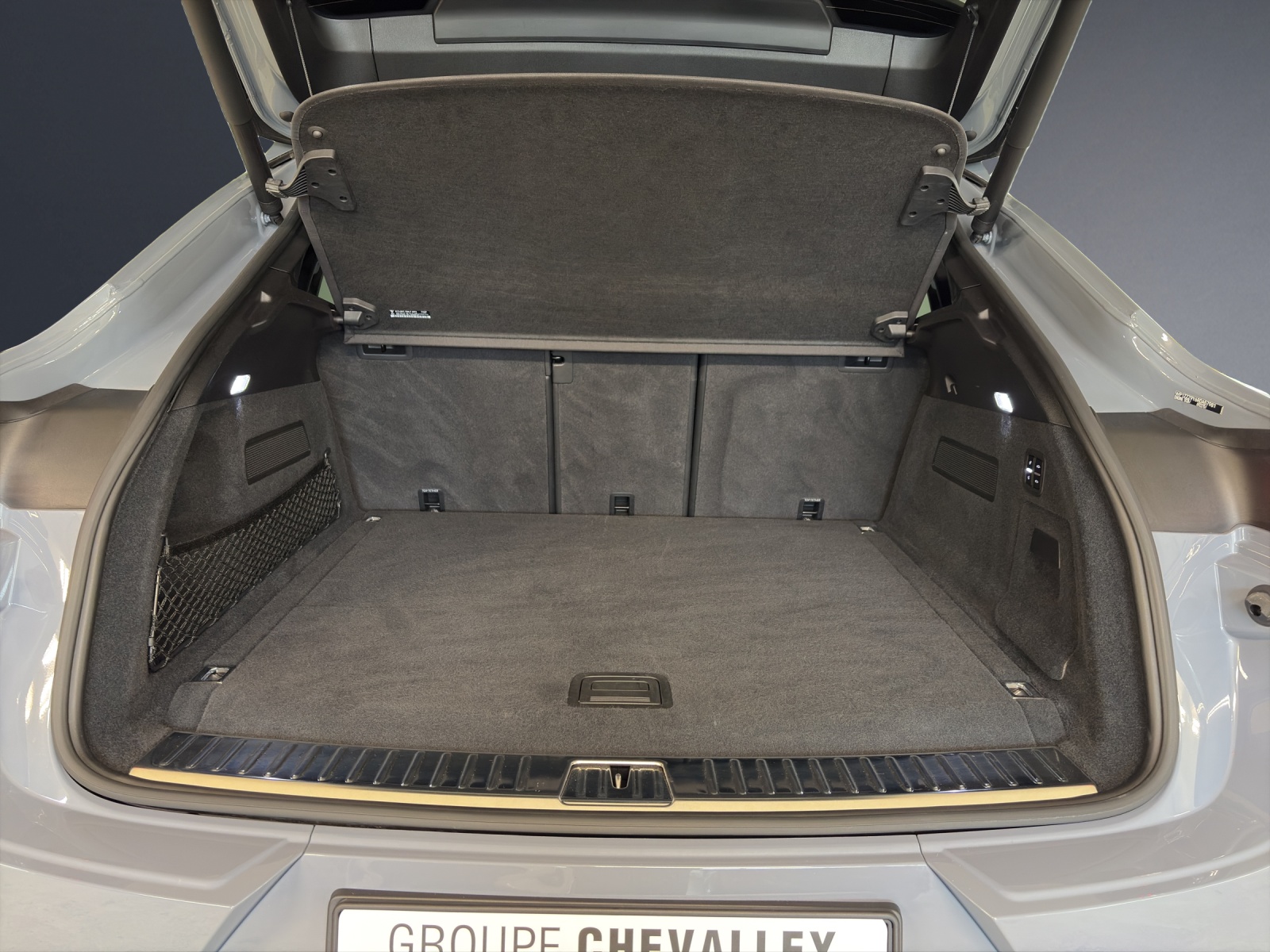PORSCHE CayenneCoupé E-Hybrid Tip-image-16