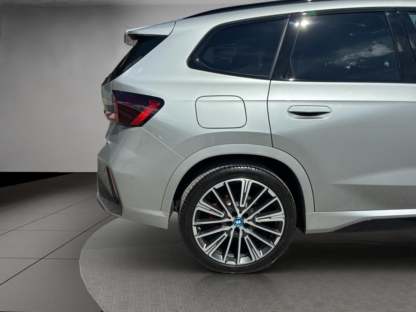 BMW X1 30e xDrive paddles-image-21